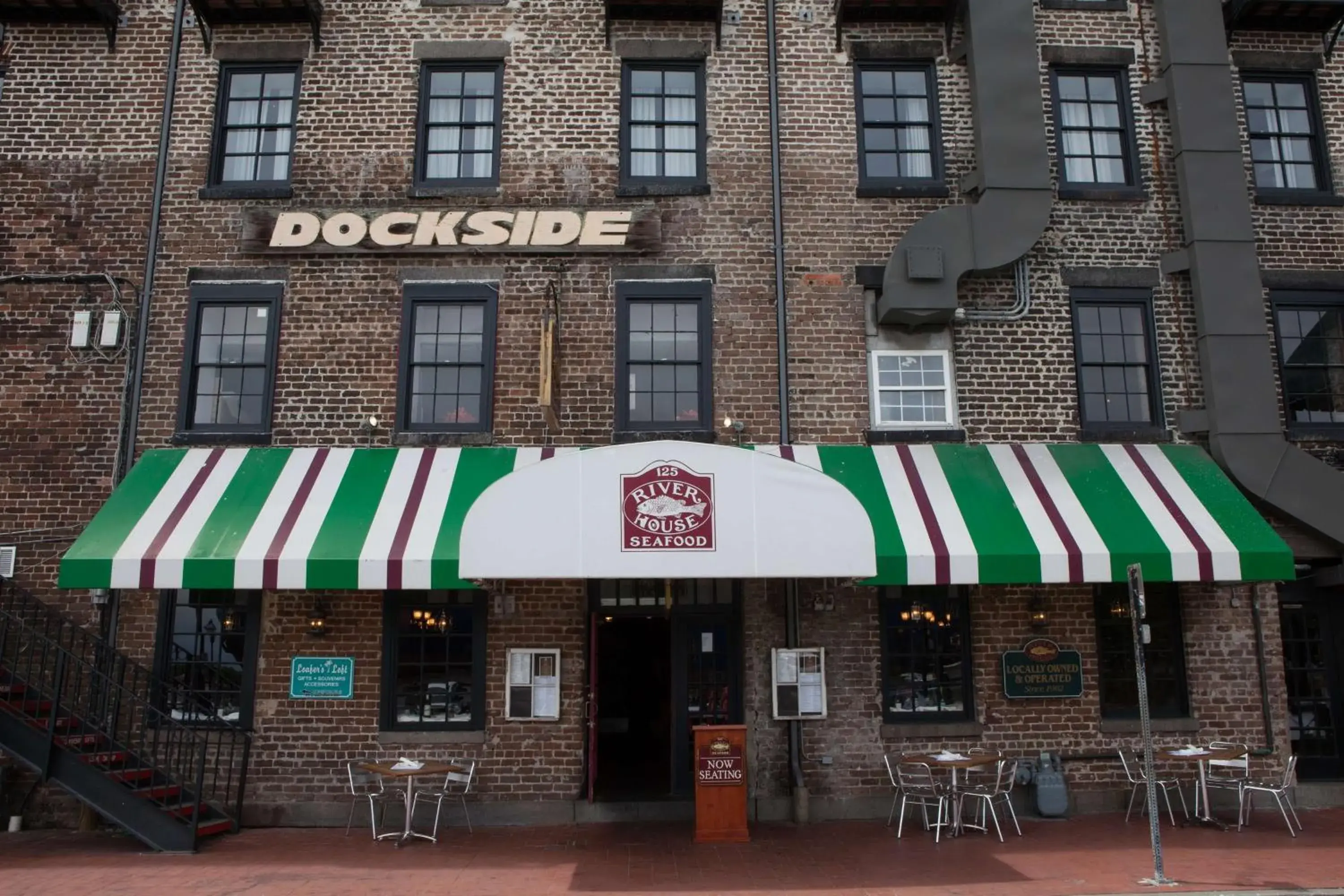 Restaurant/places to eat in The Cotton Sail Hotel Savannah - Tapestry Collection by Hilton Restaurant/places to eat in The Cotton Sail Hotel Savannah - Tapestry Collection by Hilton