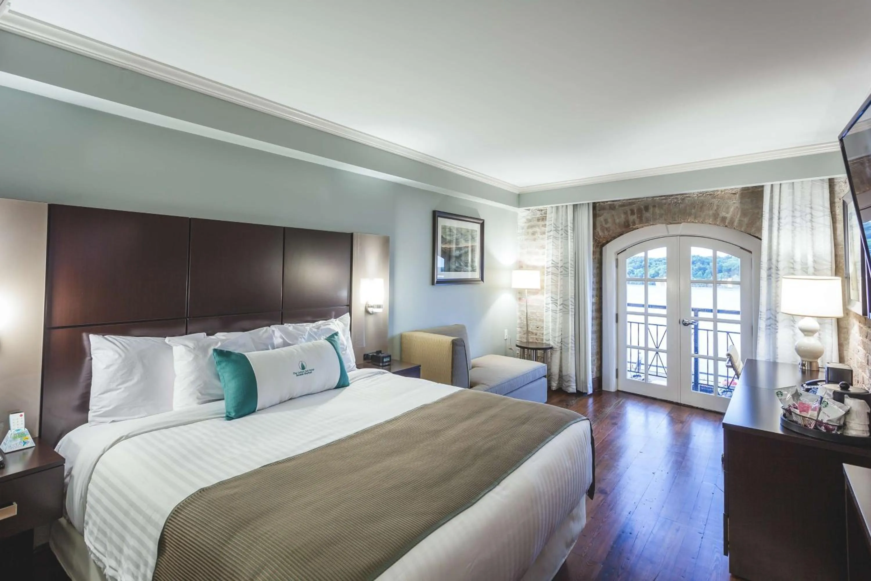 Bedroom, Bed in The Cotton Sail Hotel Savannah - Tapestry Collection by Hilton