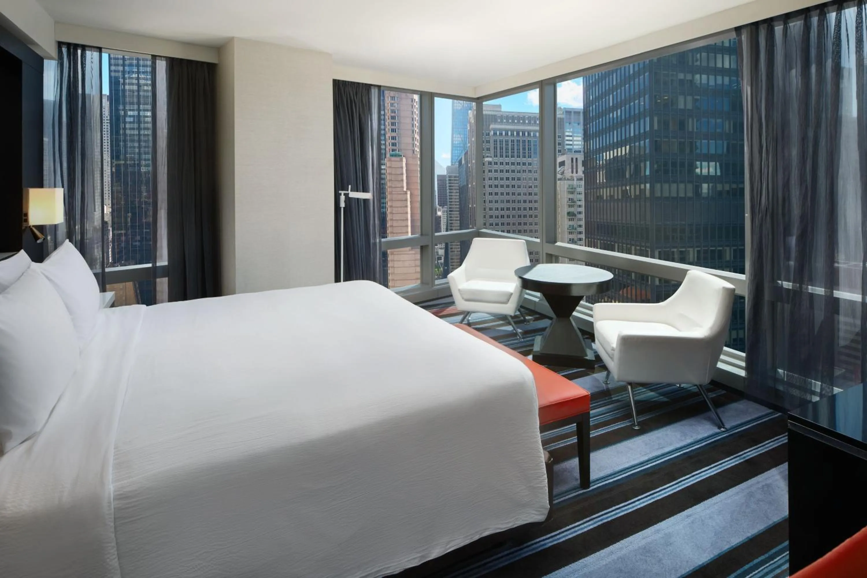 Photo of the whole room, Bed in Courtyard by Marriott New York Manhattan/Central Park