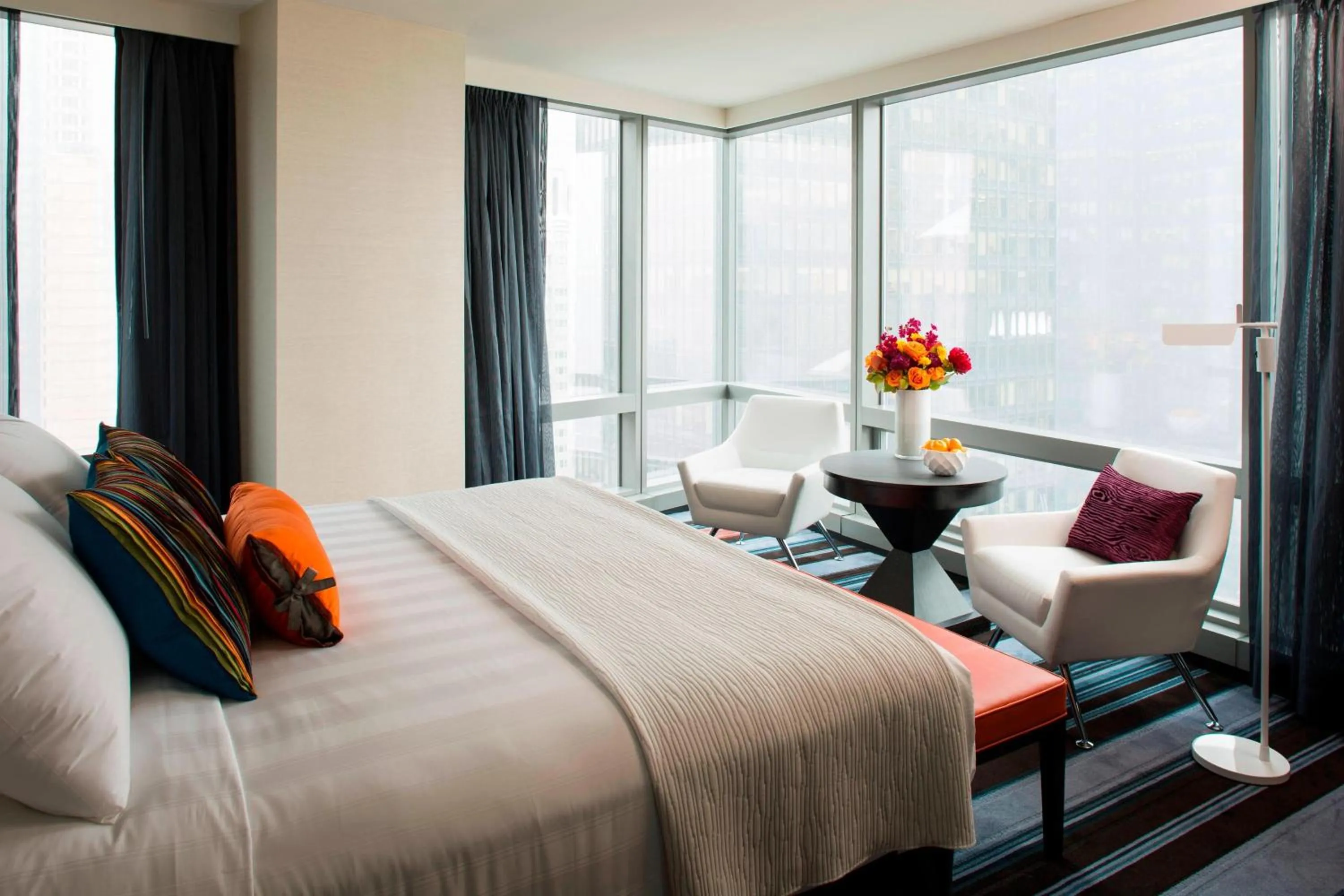 Photo of the whole room, Bed in Courtyard by Marriott New York Manhattan/Central Park