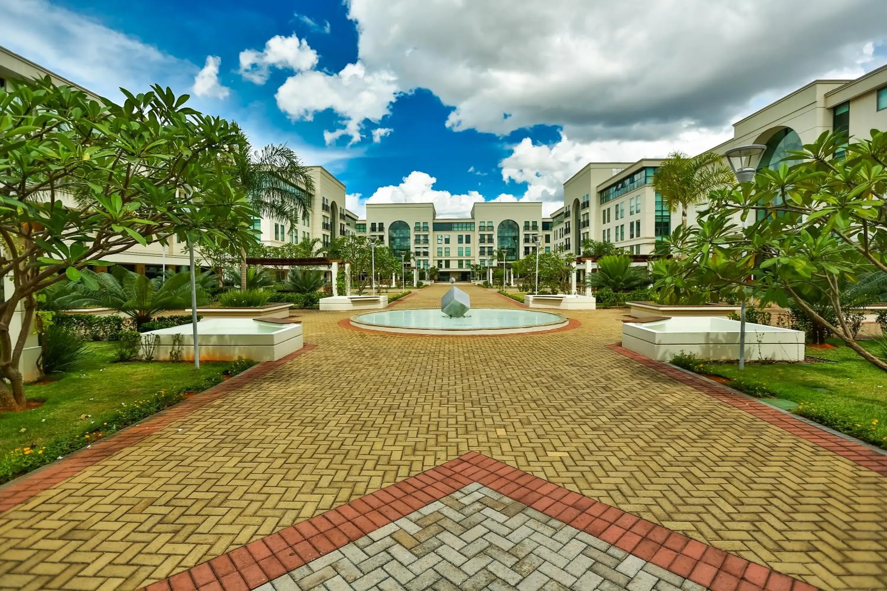 Property building in Quality Hotel & Suites Brasília Property building in Quality Hotel & Suites Brasília