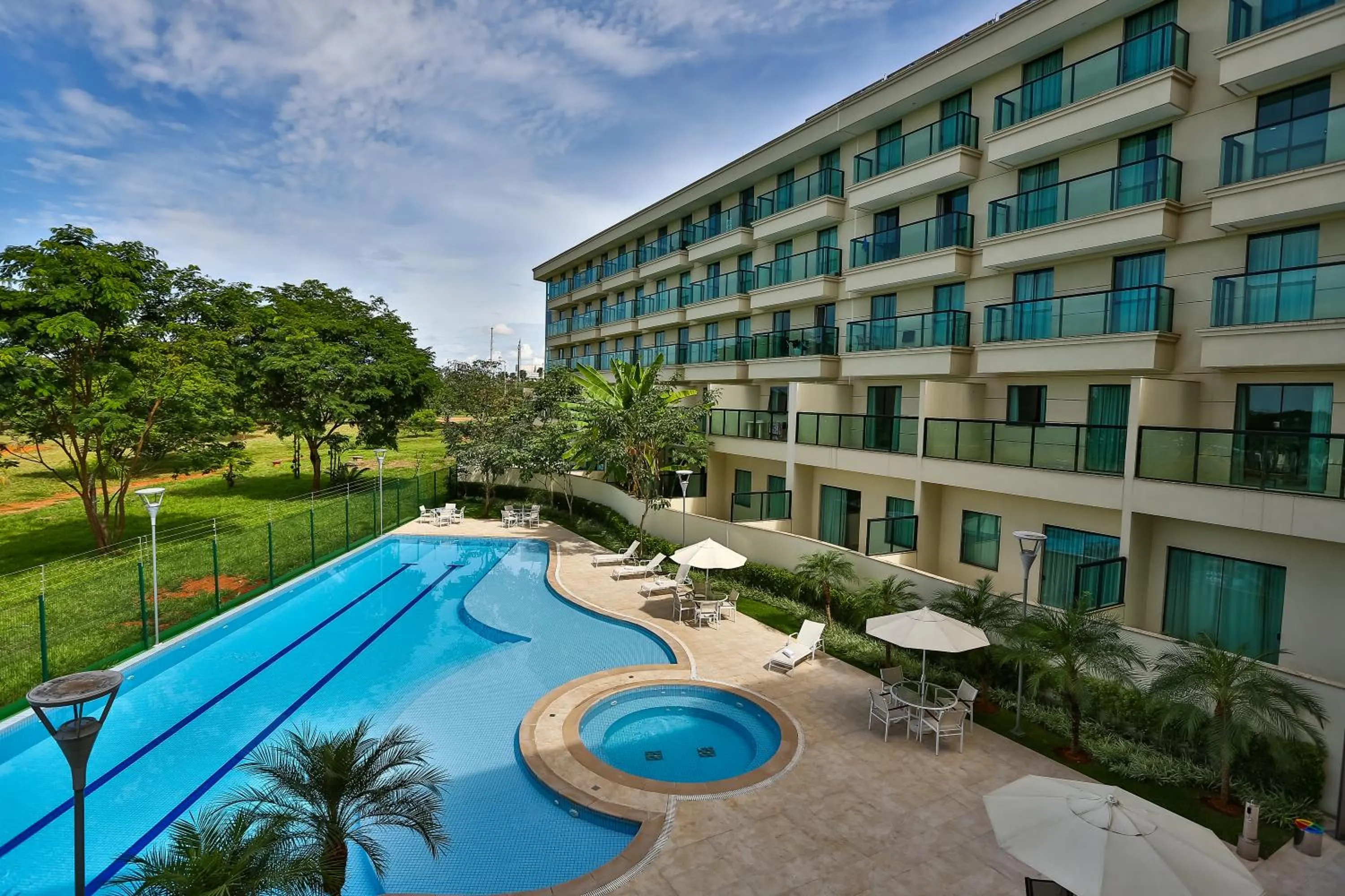 Swimming pool in Quality Hotel & Suites Brasília