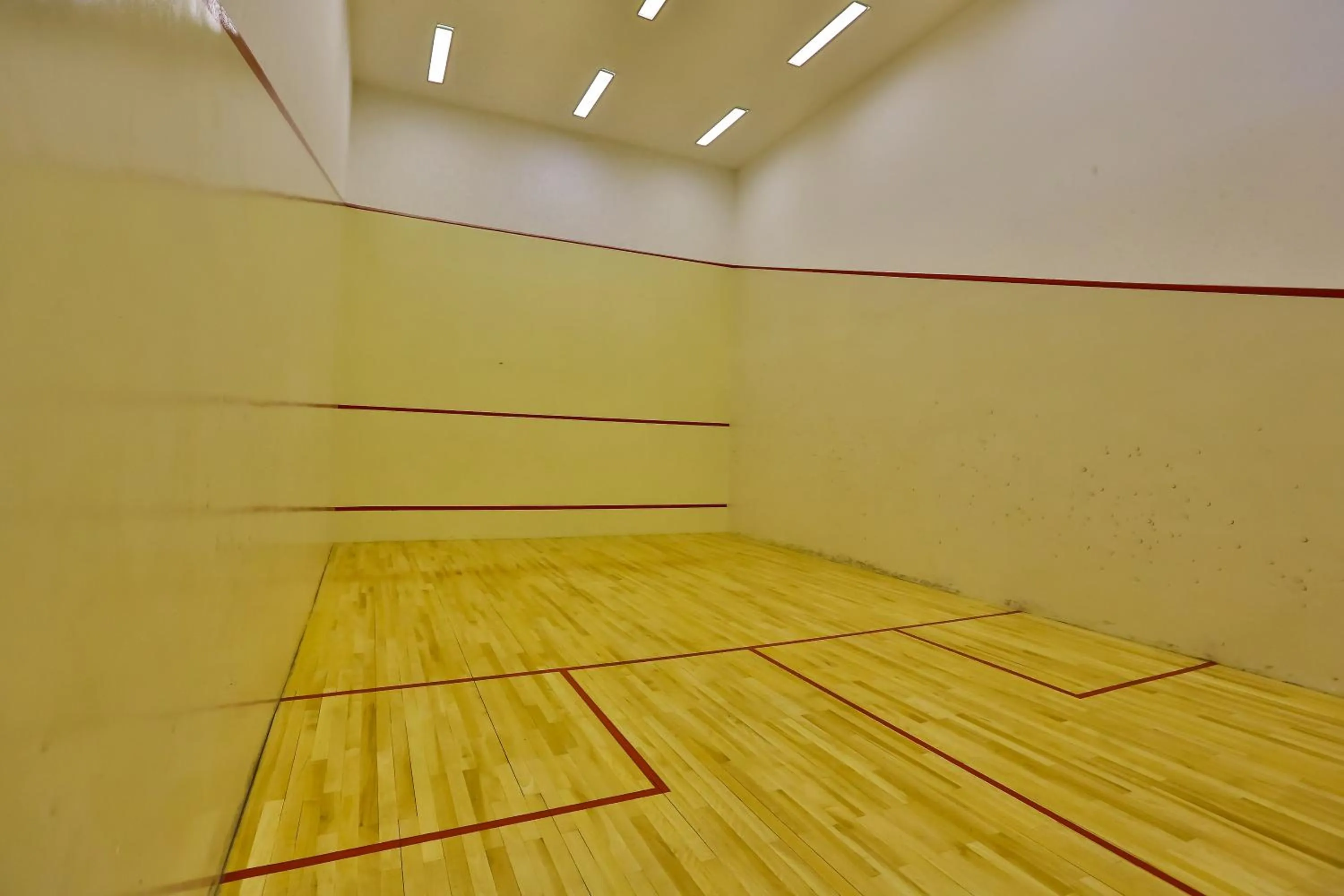 Squash in Quality Hotel & Suites Brasília