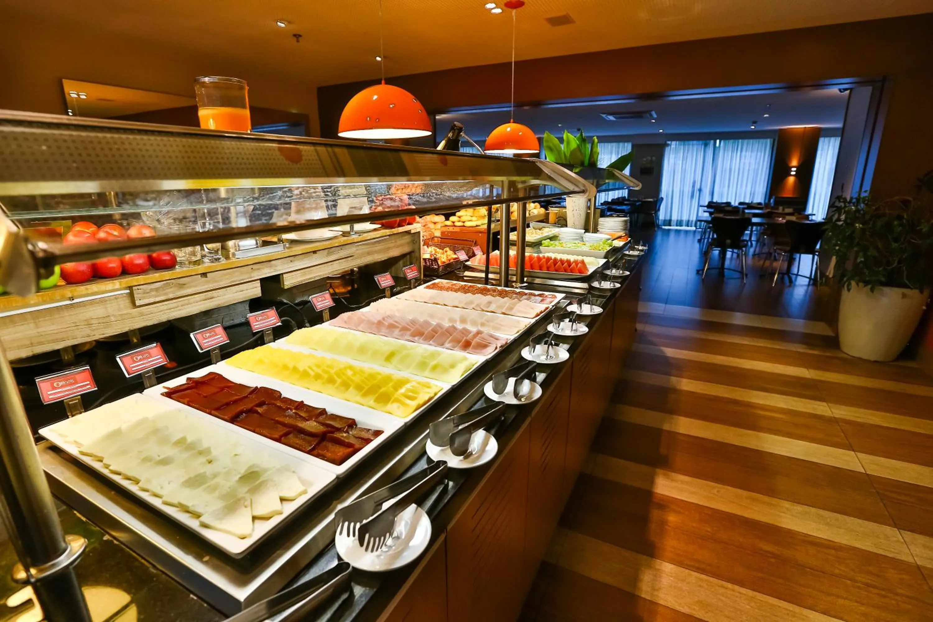 Buffet breakfast in Quality Hotel & Suites Brasília
