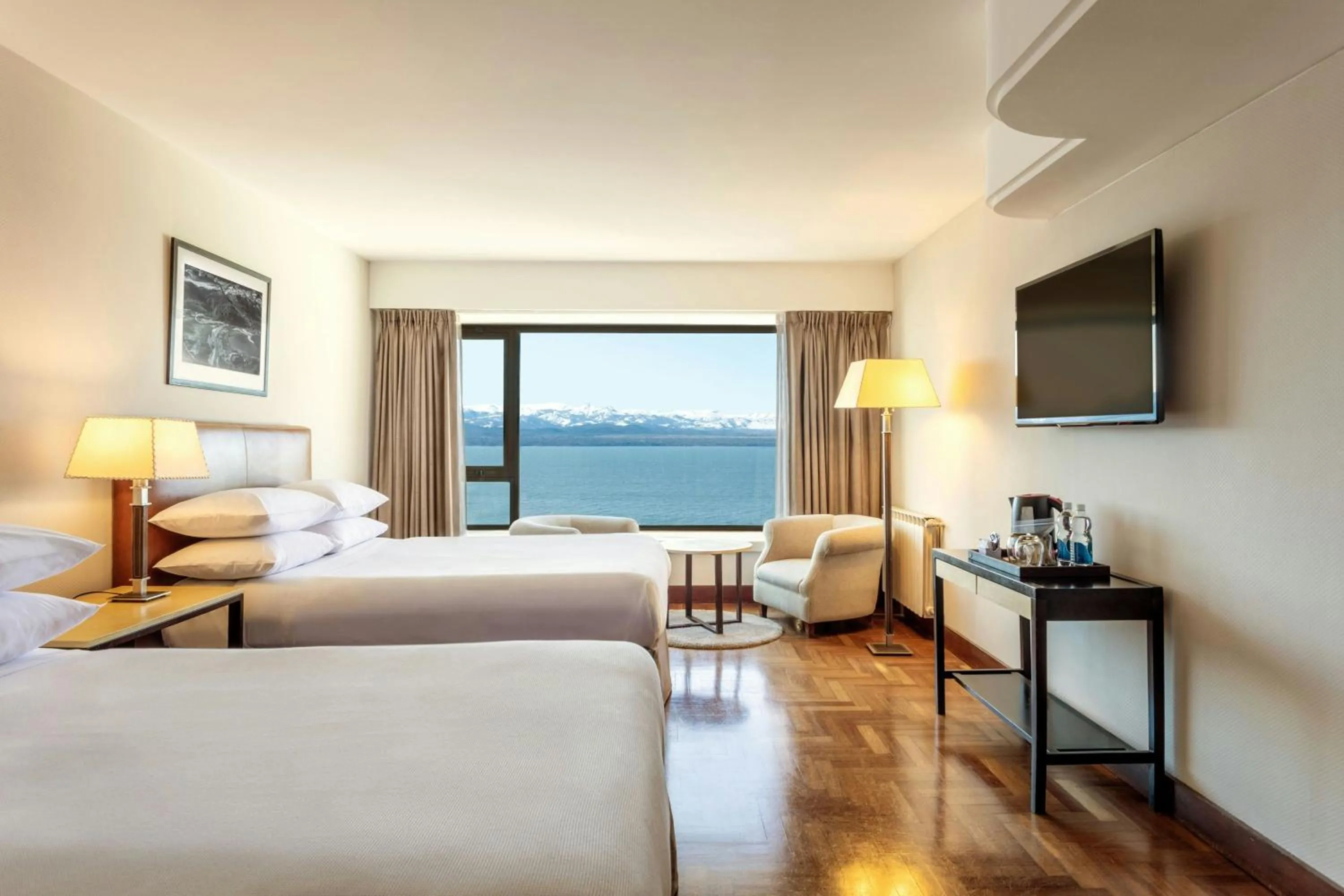 Photo of the whole room, Bed in Sheraton Bariloche Hotel