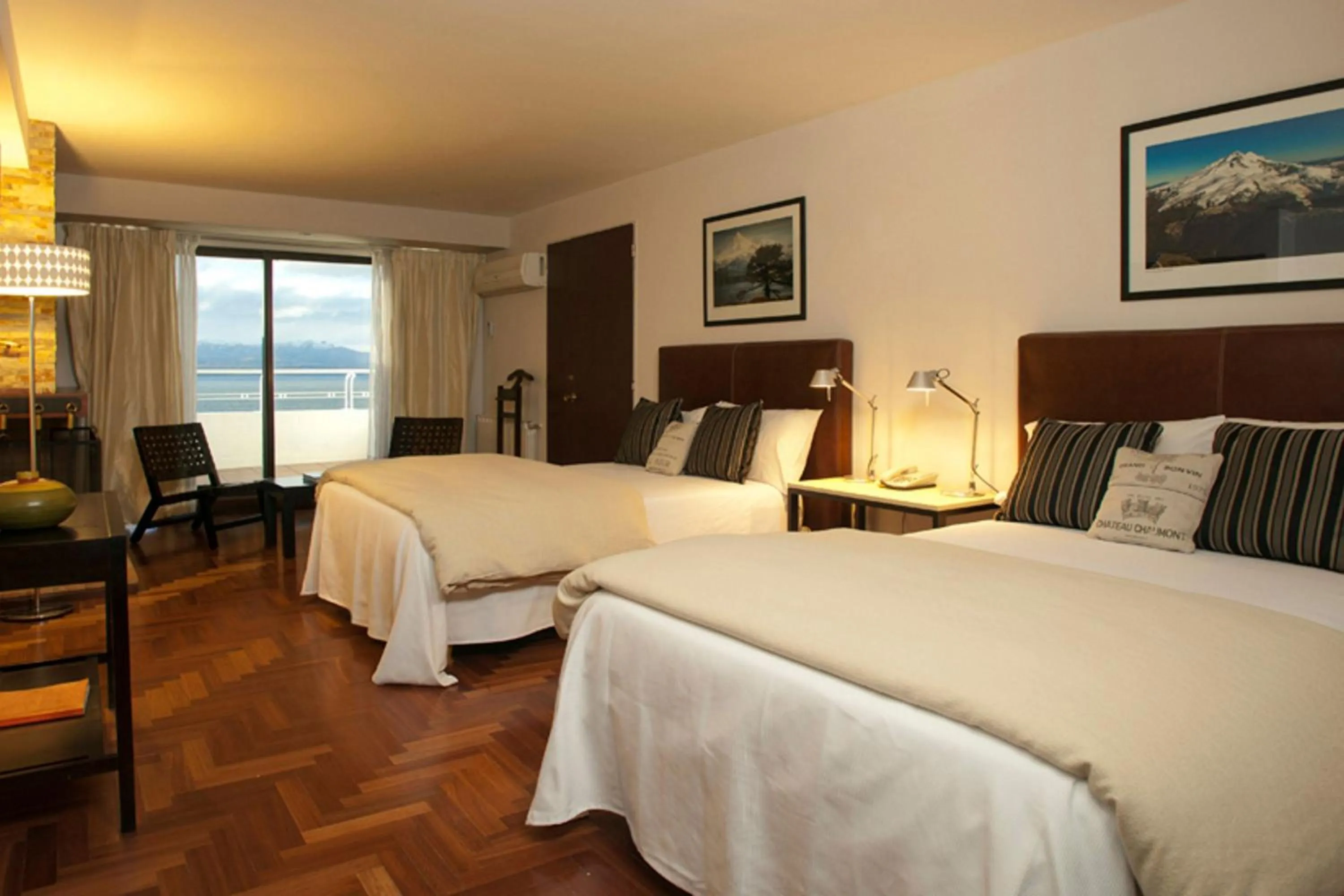 Photo of the whole room, Bed in Sheraton Bariloche Hotel