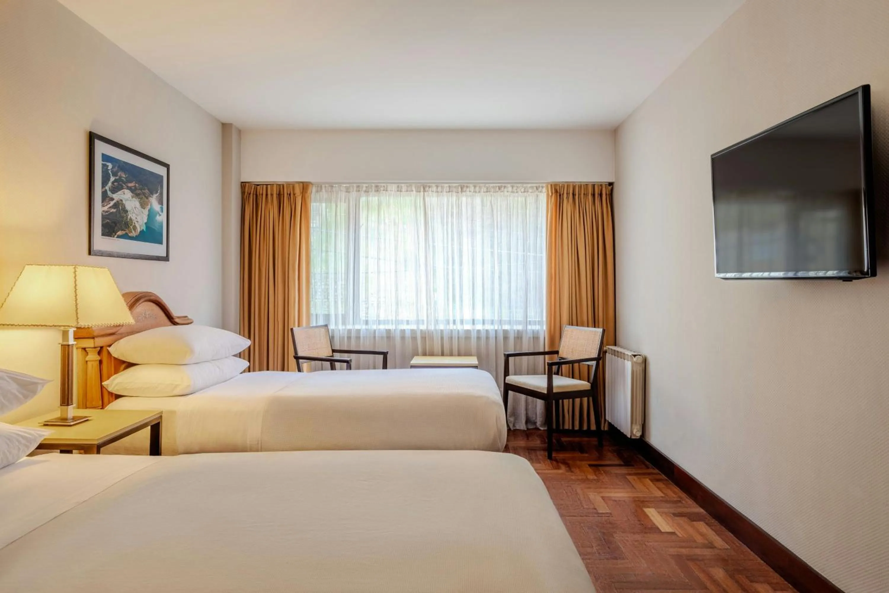 Bedroom, Bed in Sheraton Bariloche Hotel