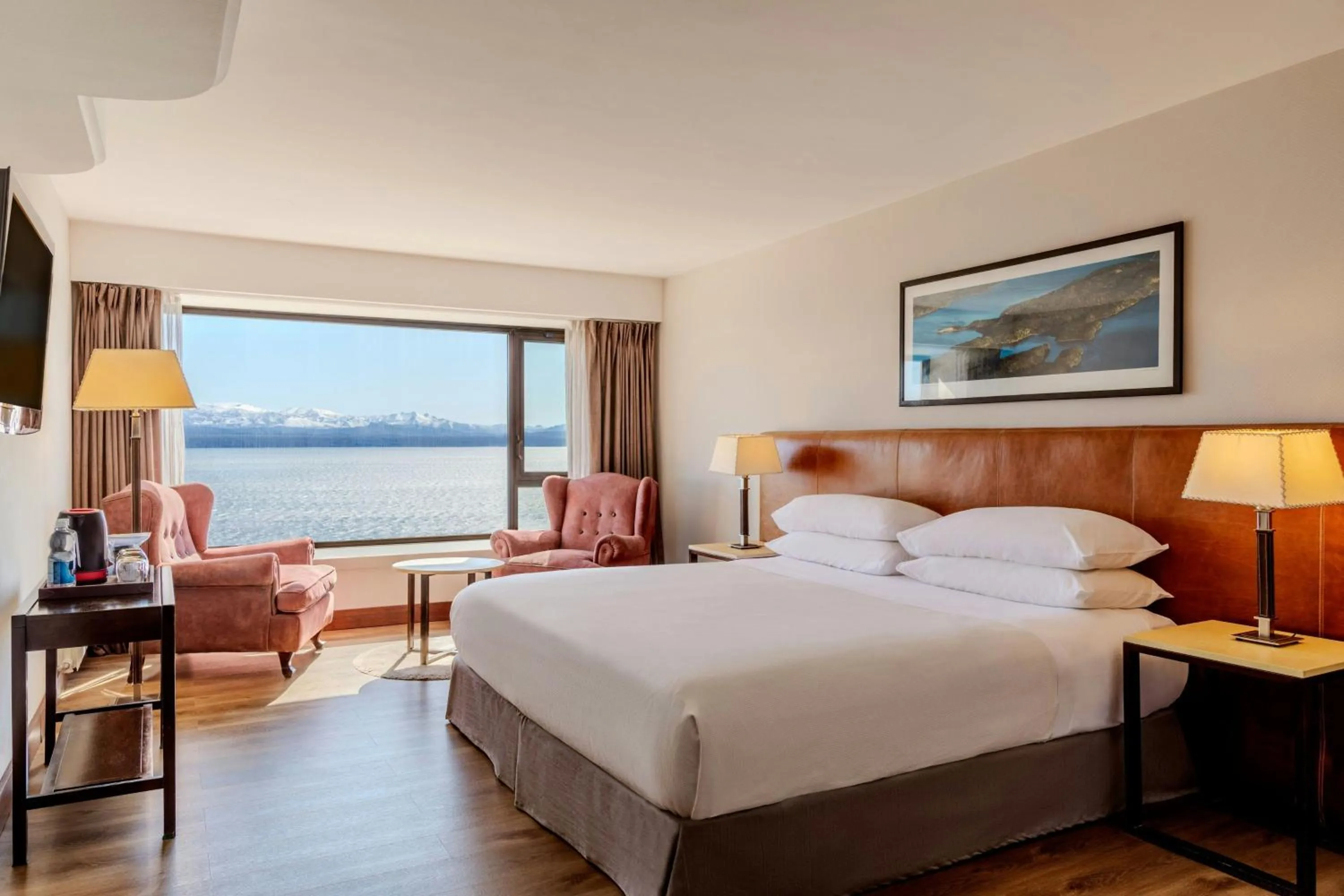 Photo of the whole room, Bed in Sheraton Bariloche Hotel