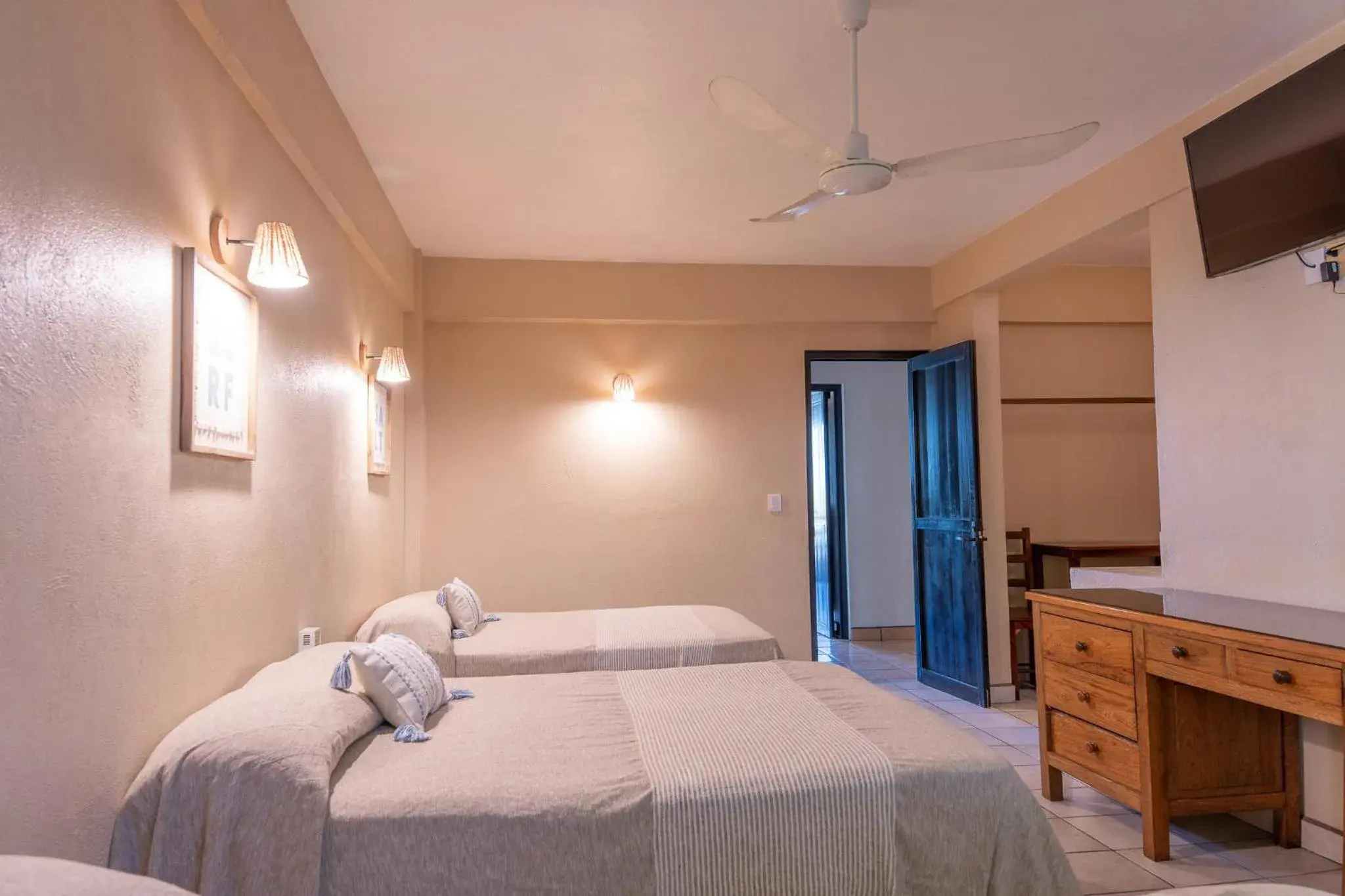 Triple Room with Balcony in Hotel El Mirador Triple Room with Balcony in Hotel El Mirador