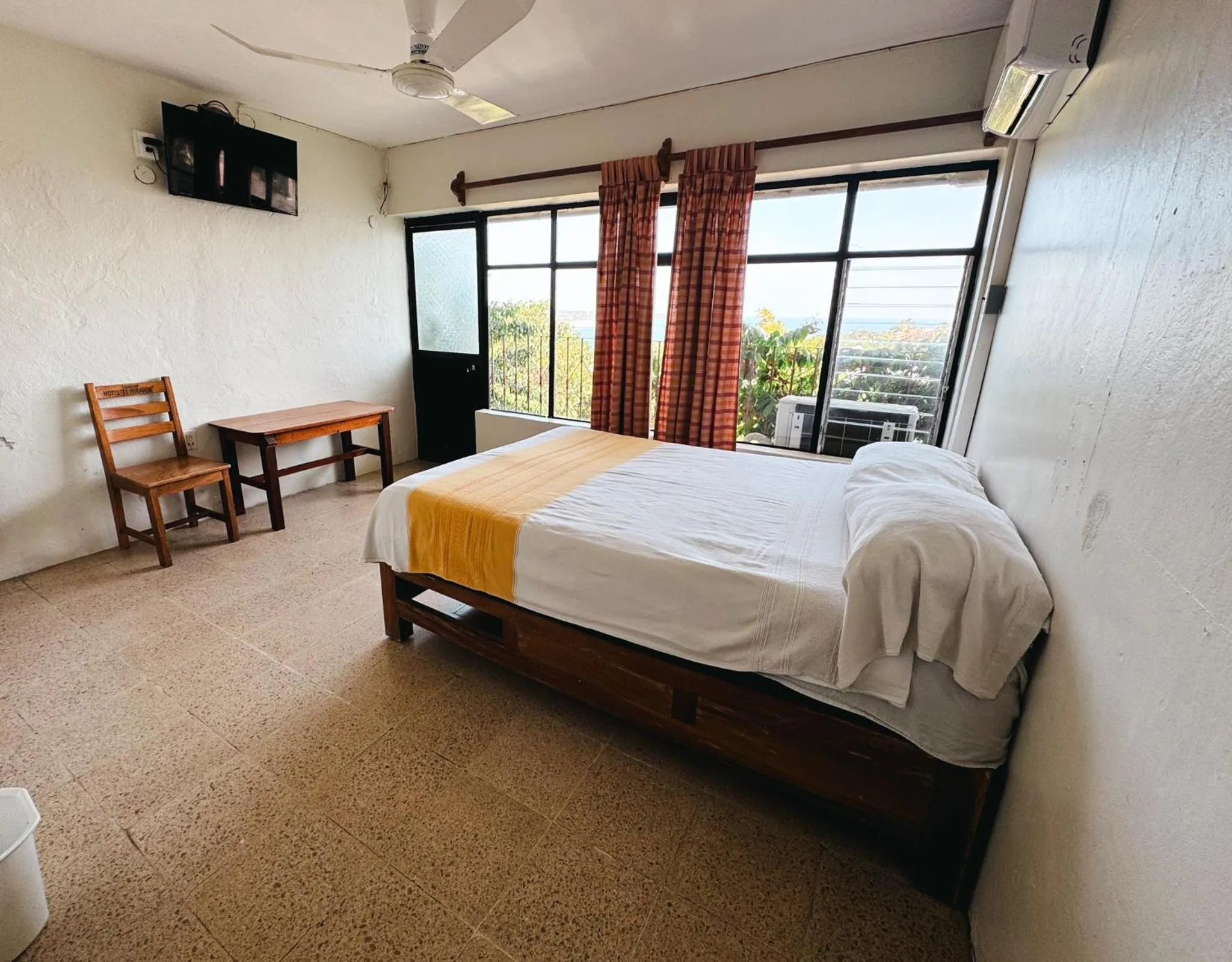 Bed in Hotel El Mirador