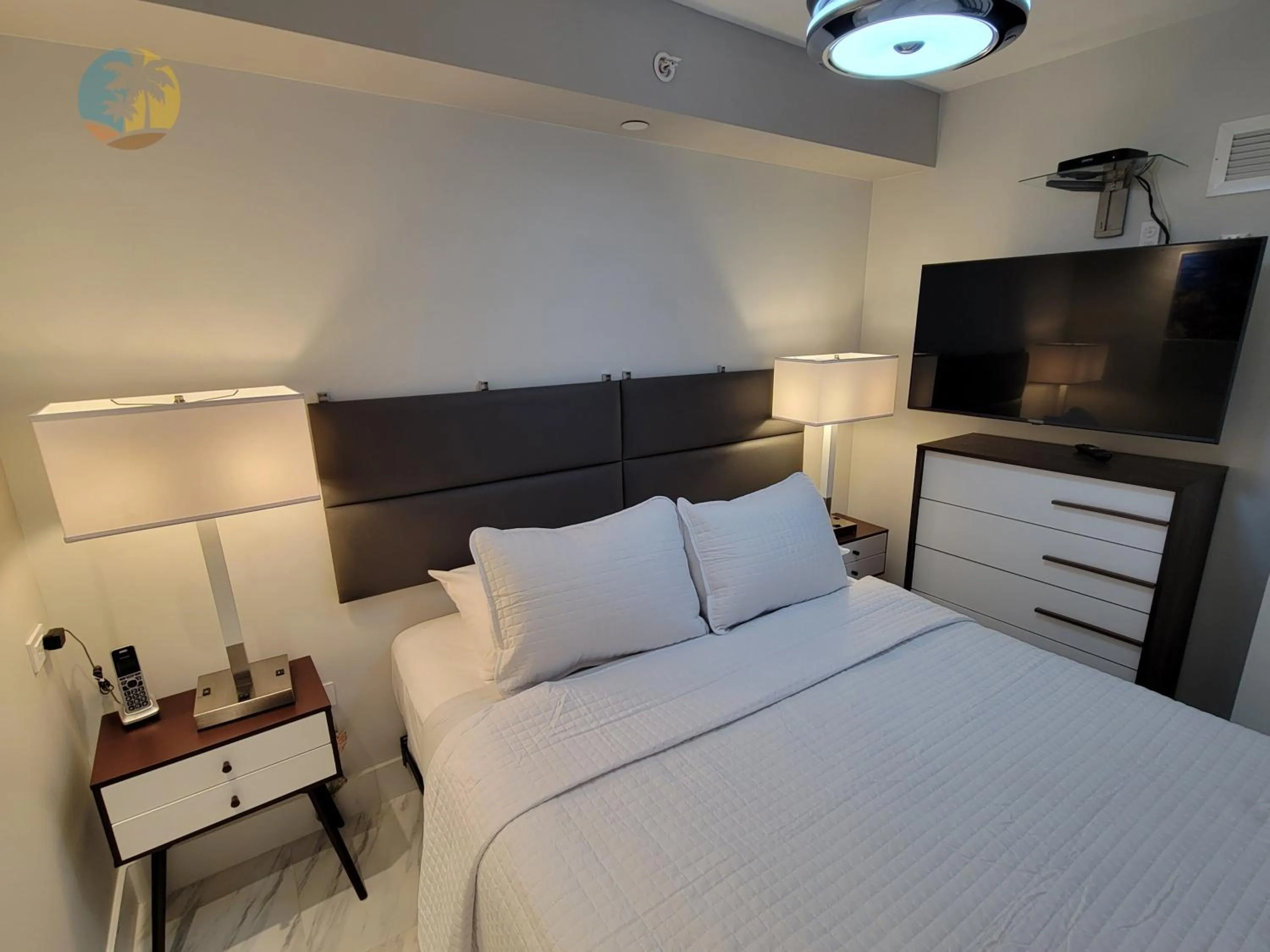 Bed in Deluxe Beach Resort - HORA RENTALS