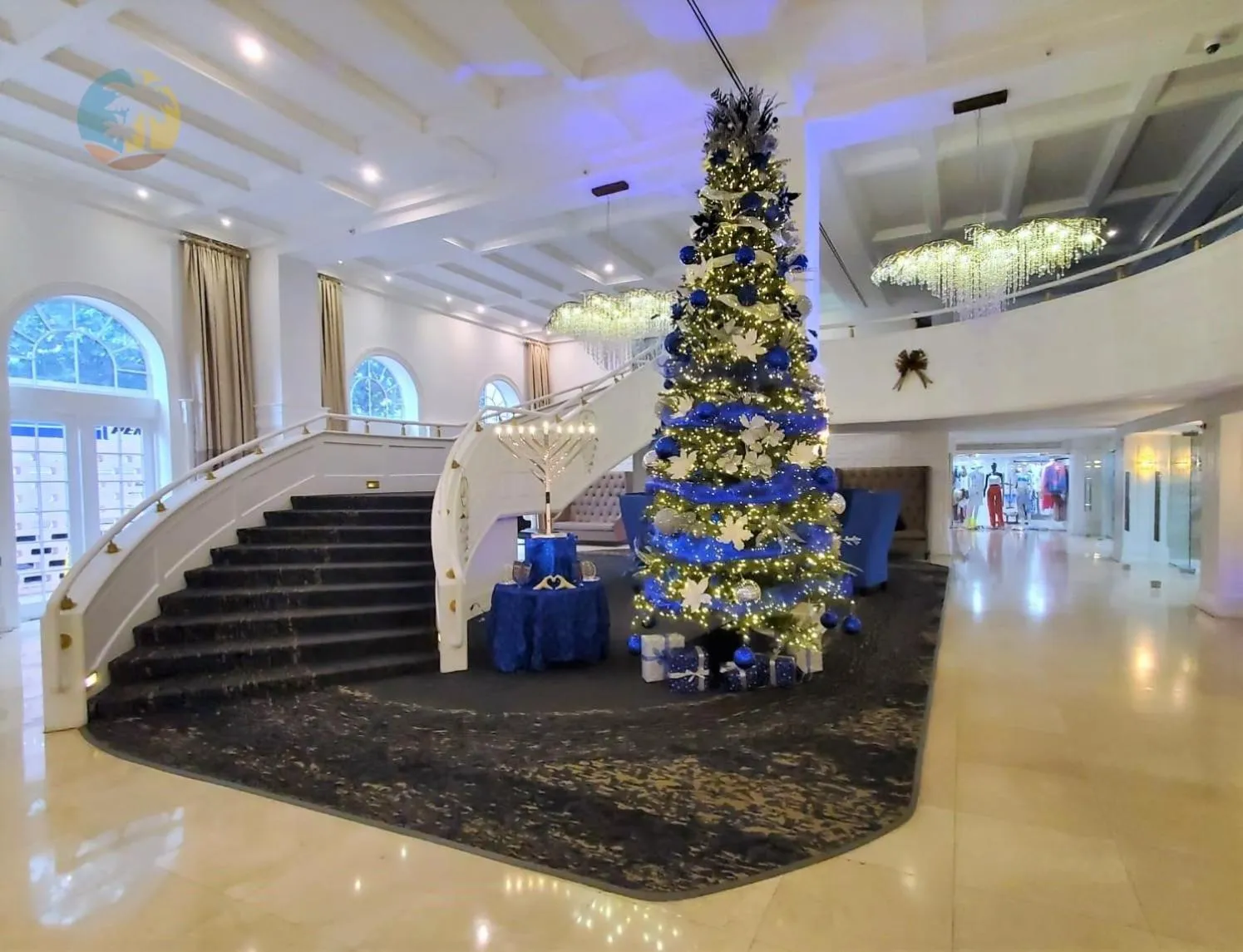 Deluxe Beach Resort - HORA RENTALS