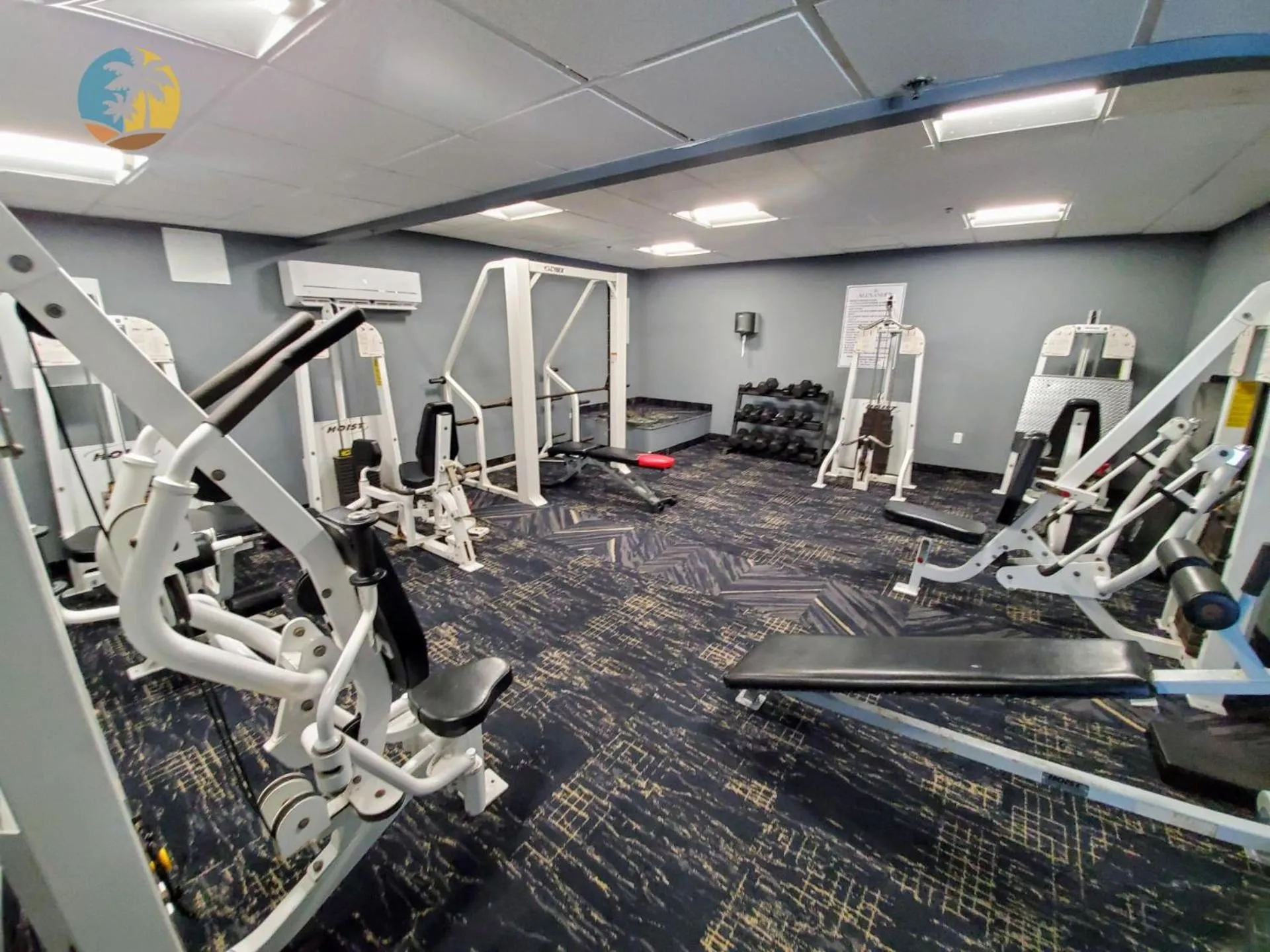 Deluxe Beach Resort - HORA RENTALS