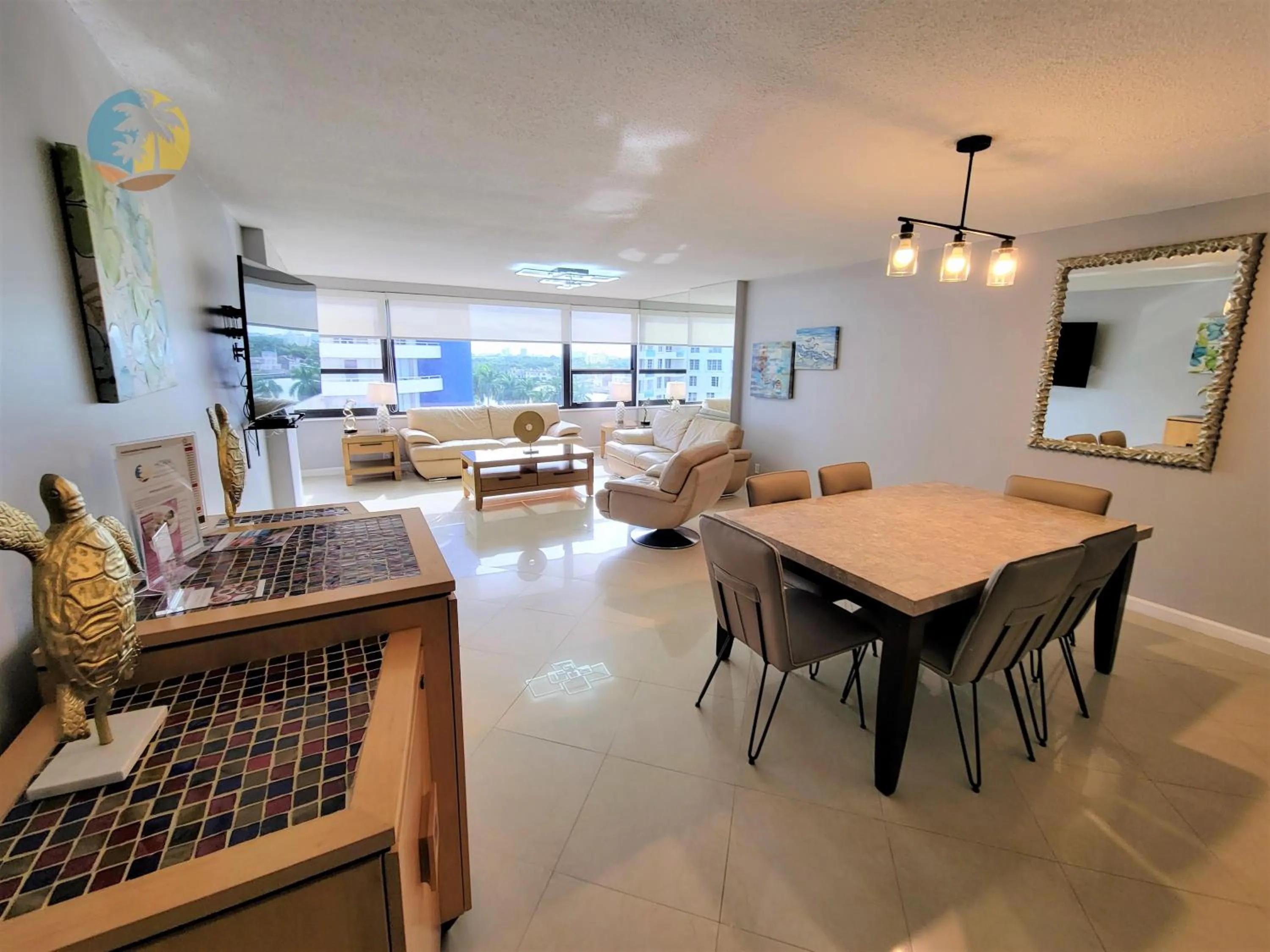 Deluxe Beach Resort - HORA RENTALS