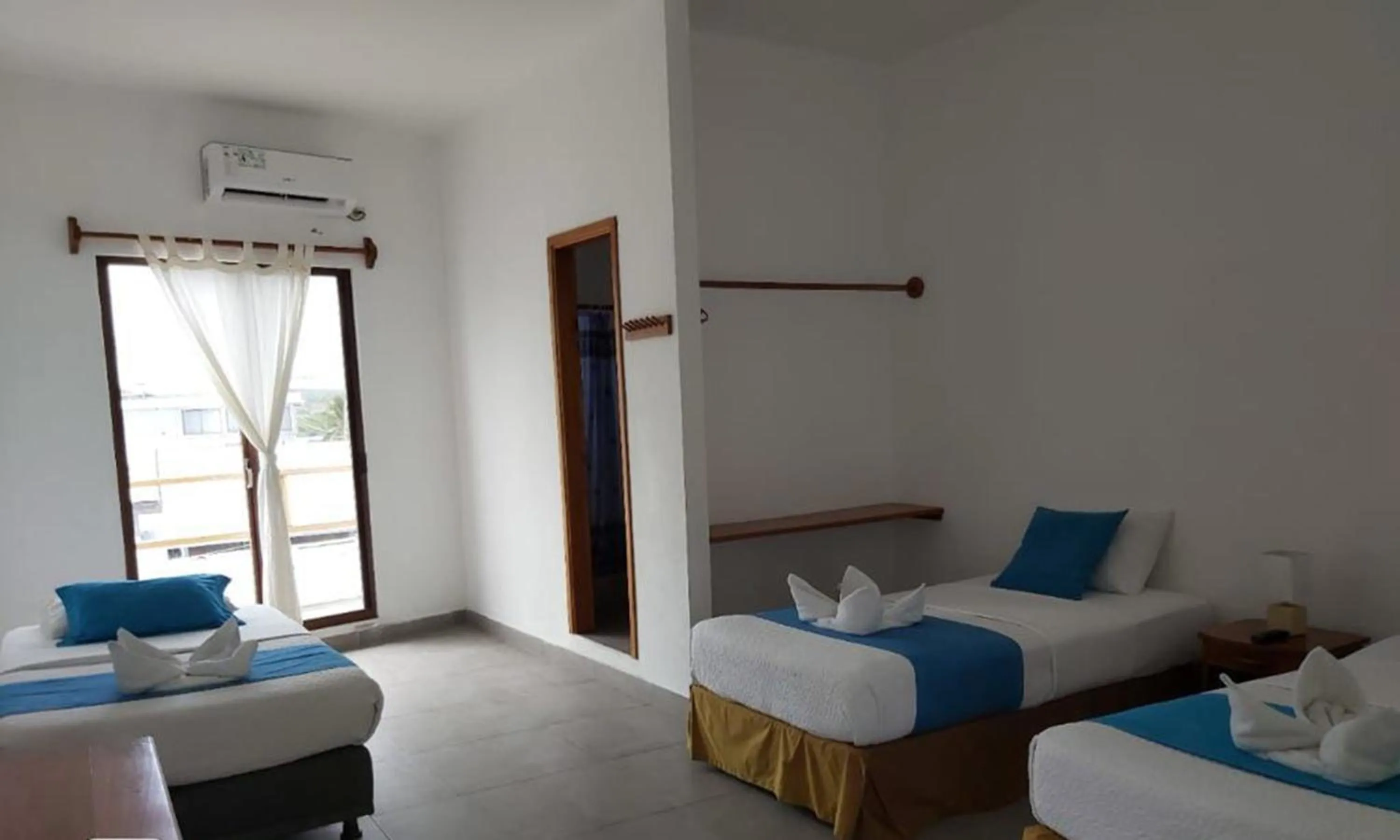 Bed in Galapagos Native