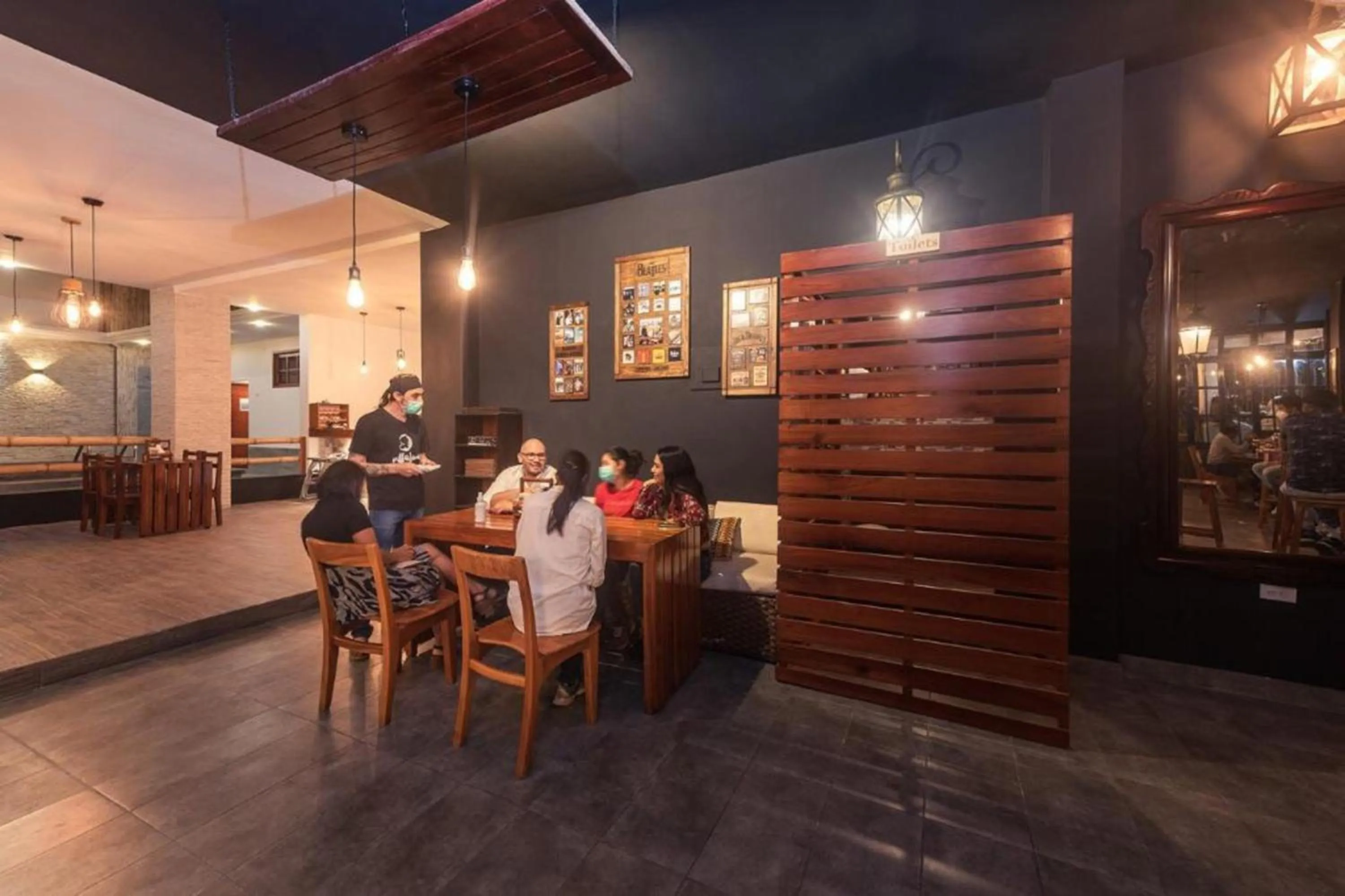 Restaurant/places to eat in Galapagos Native