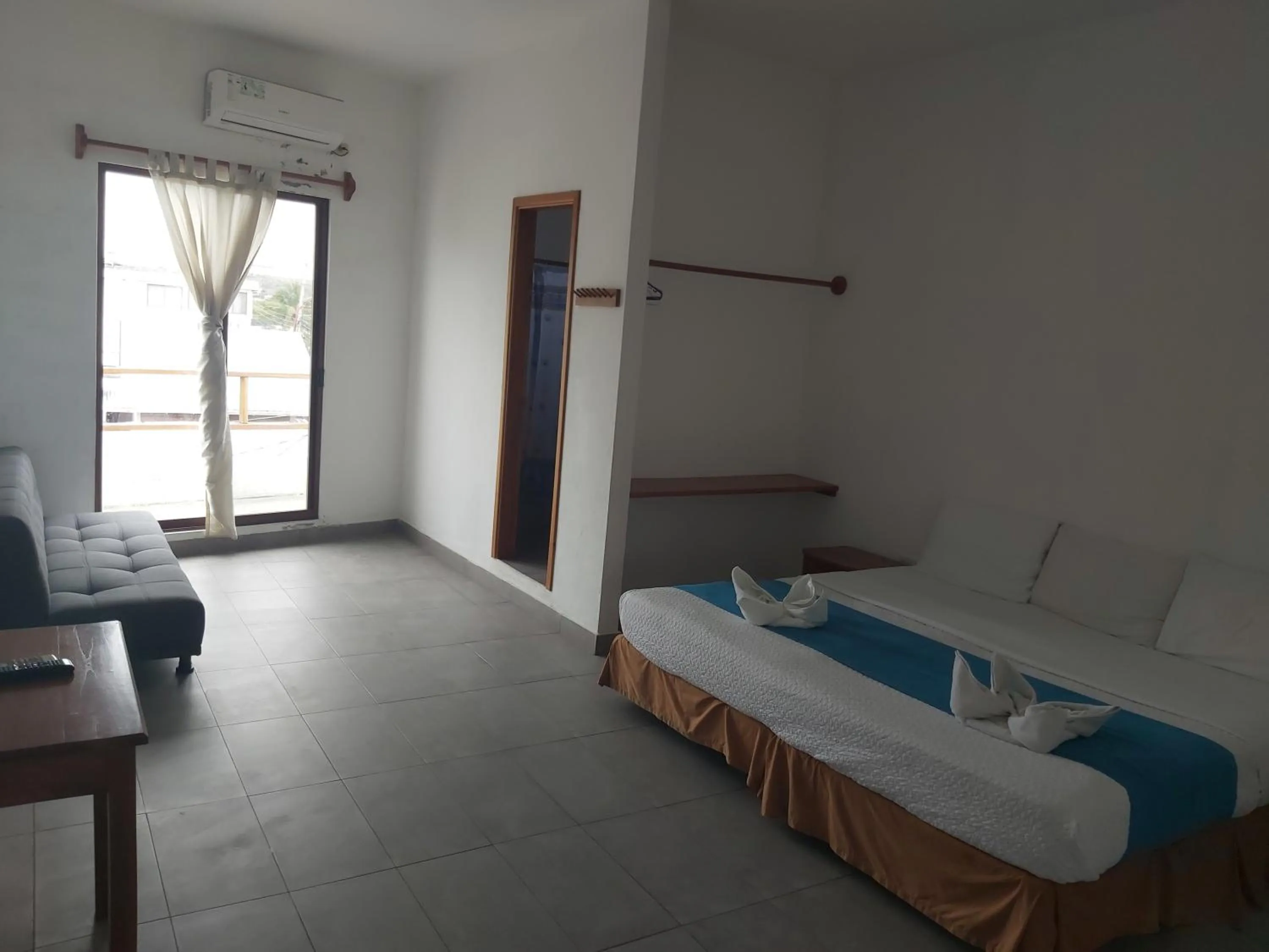 Bed in Galapagos Native