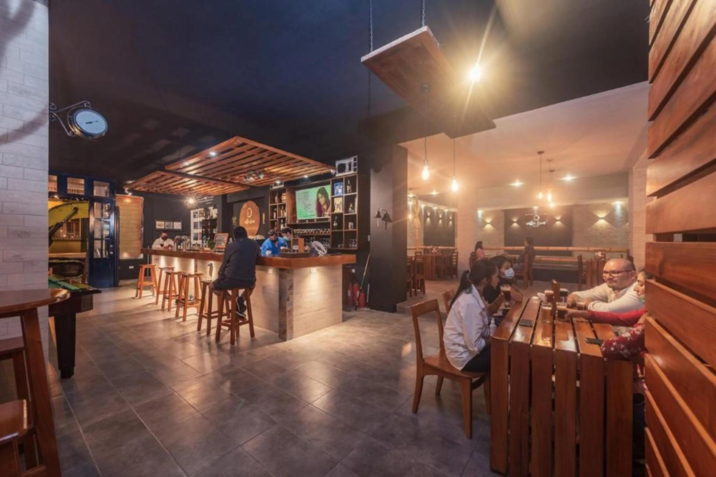 Restaurant/places to eat in Galapagos Native