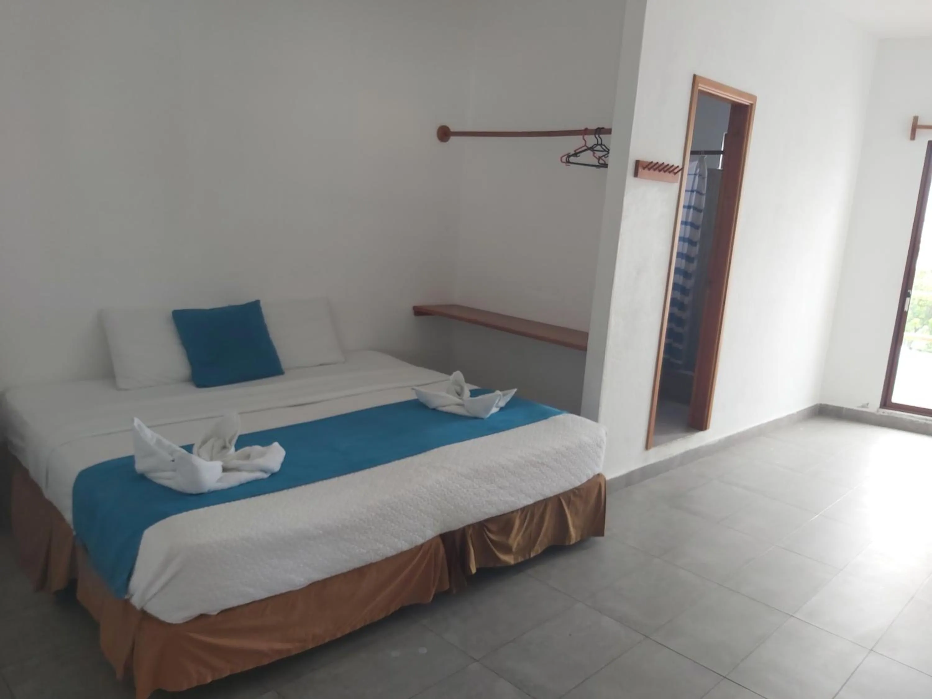 Bed in Galapagos Native