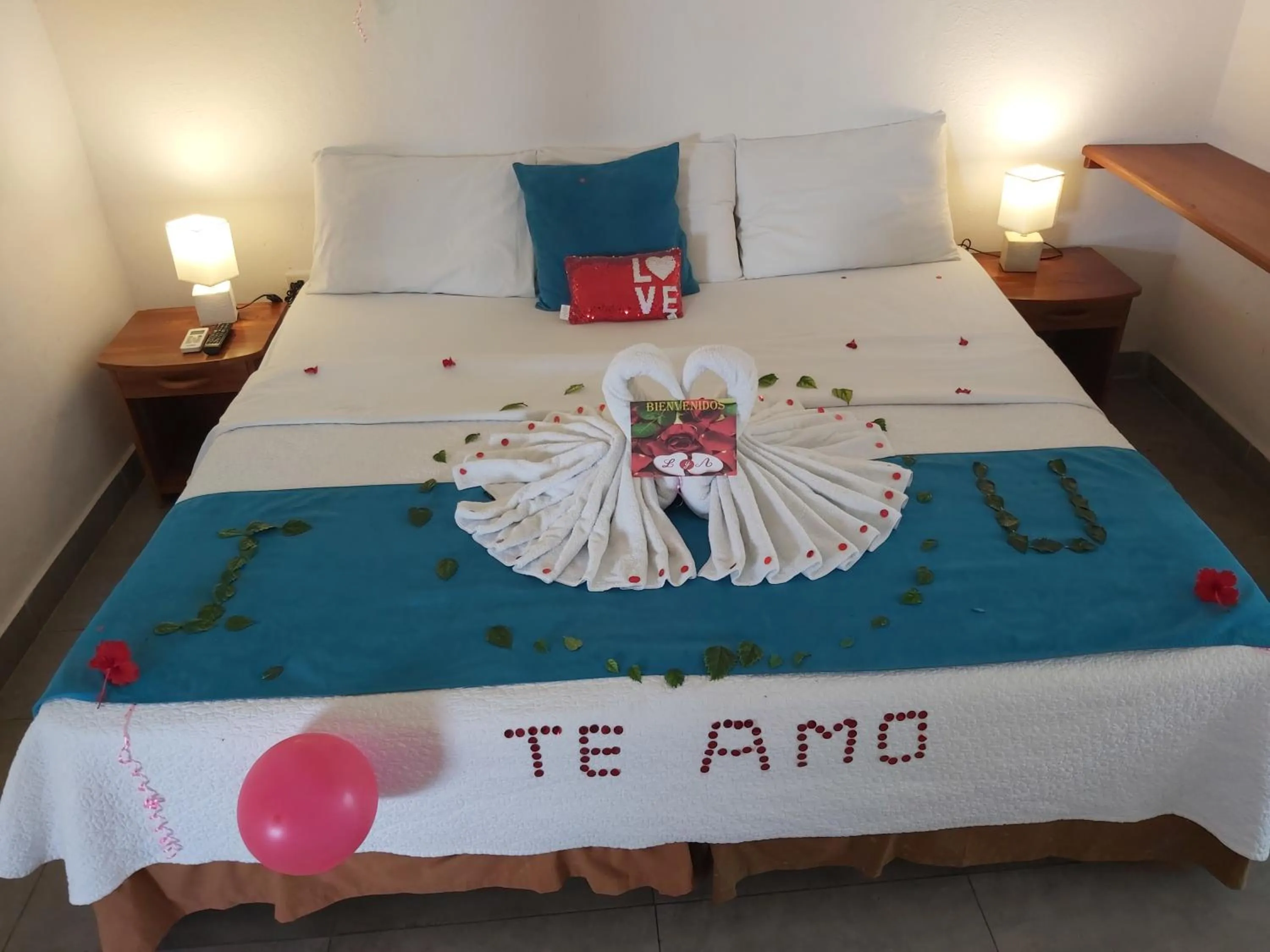 Bed in Galapagos Native