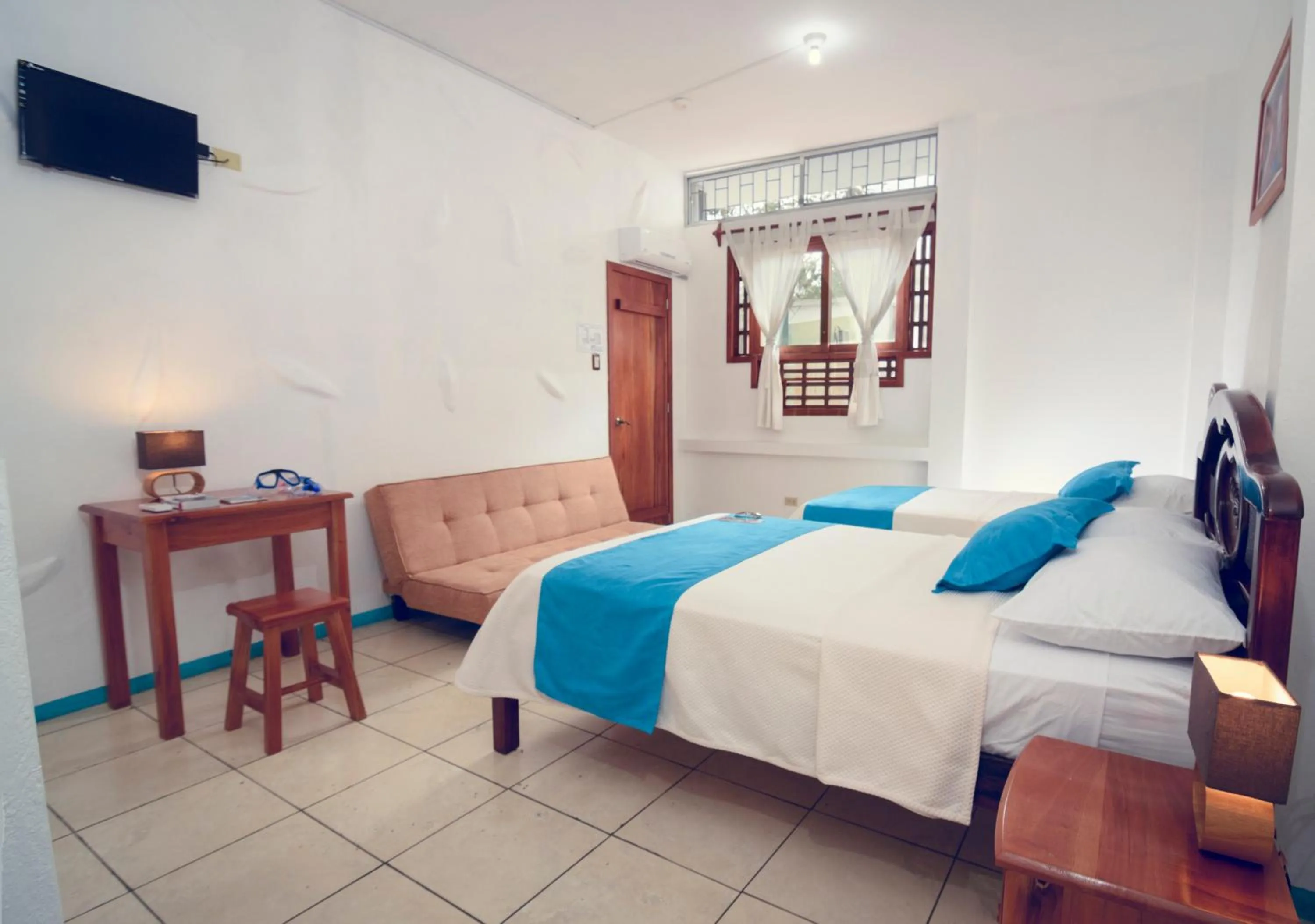 Bed in Galapagos Native