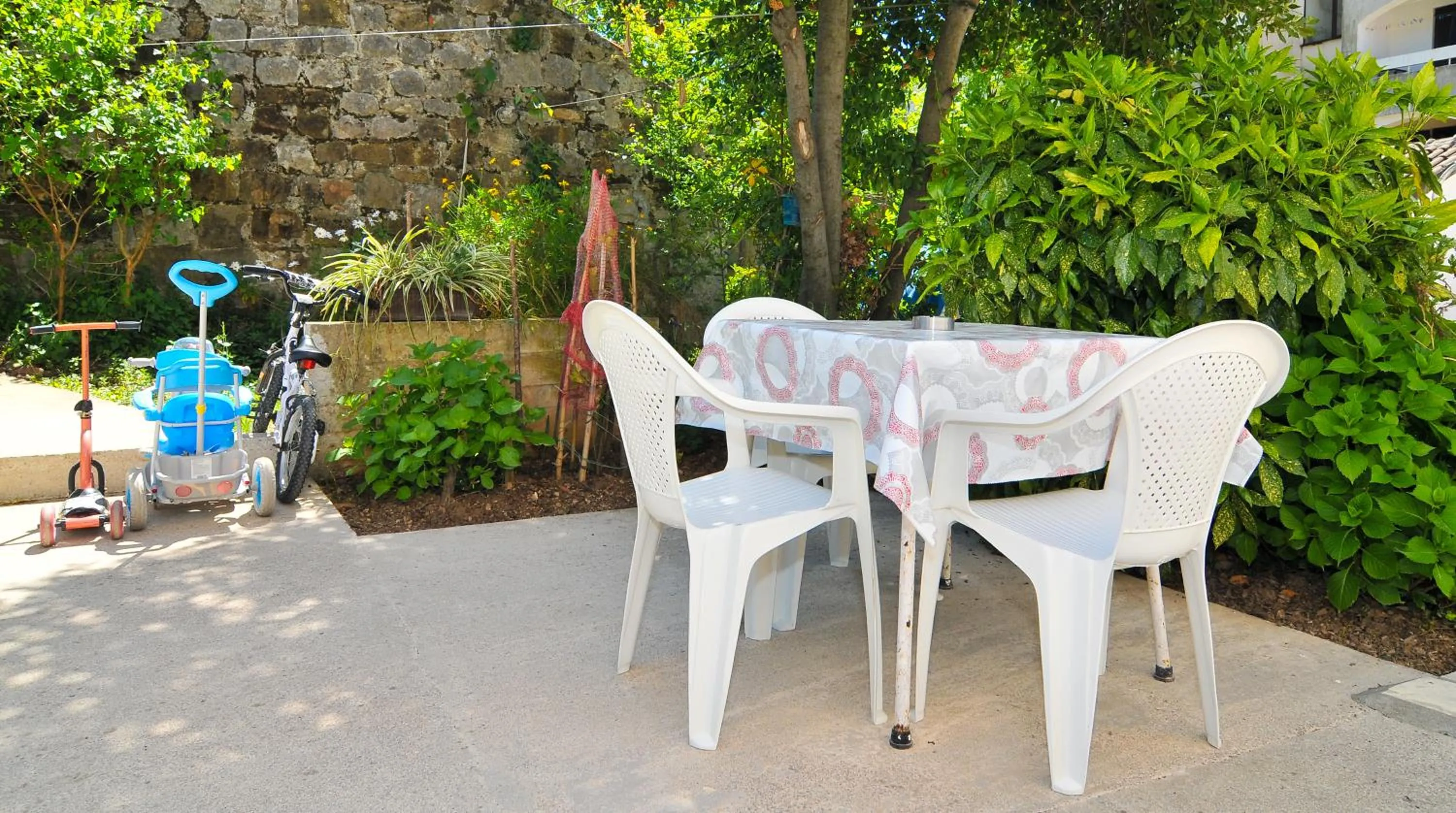 Patio in Apartments Samardžić