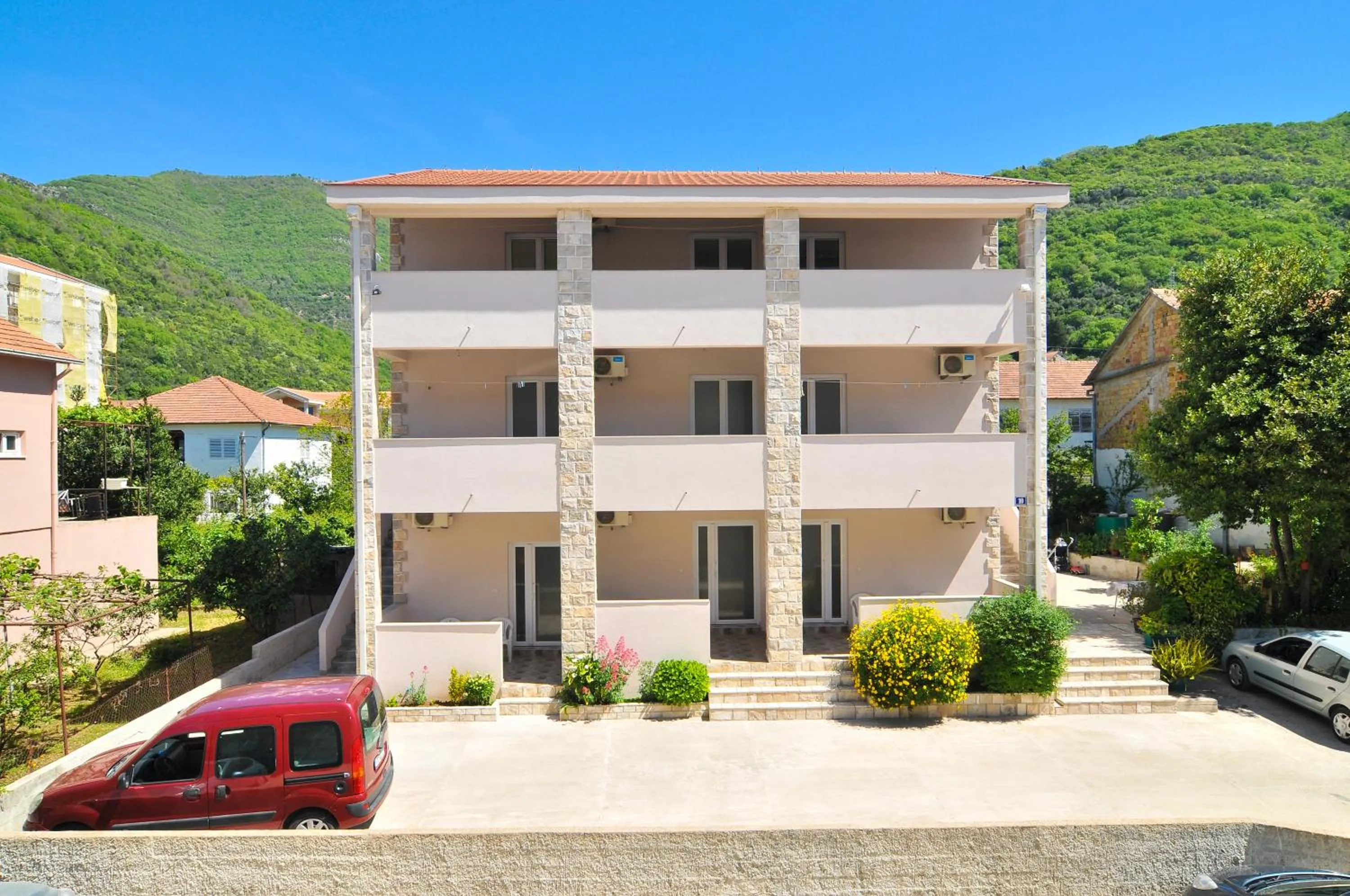 Property building in Apartments Samardžić