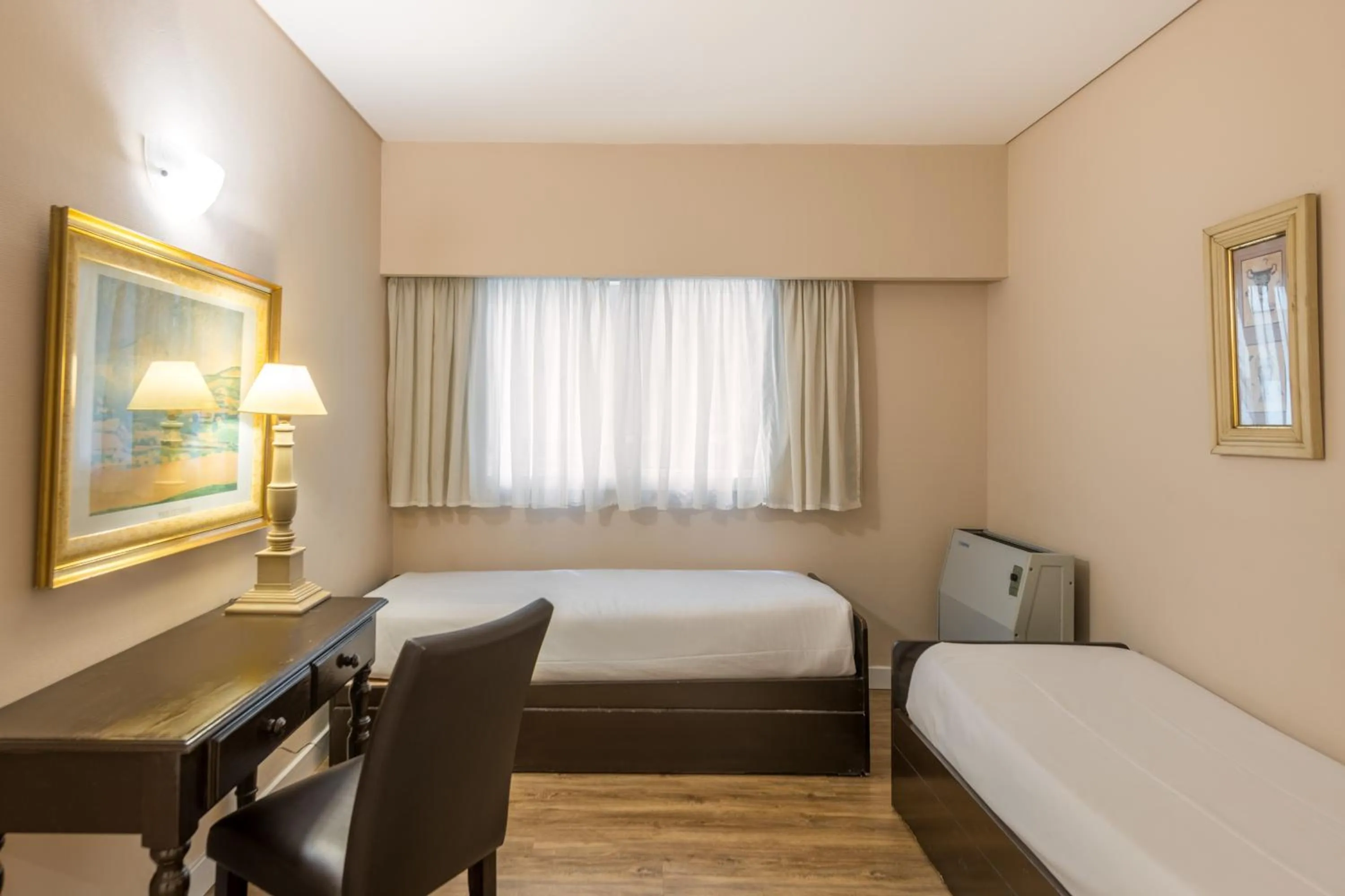 Photo of the whole room, Bed in Exe Hotel Colón