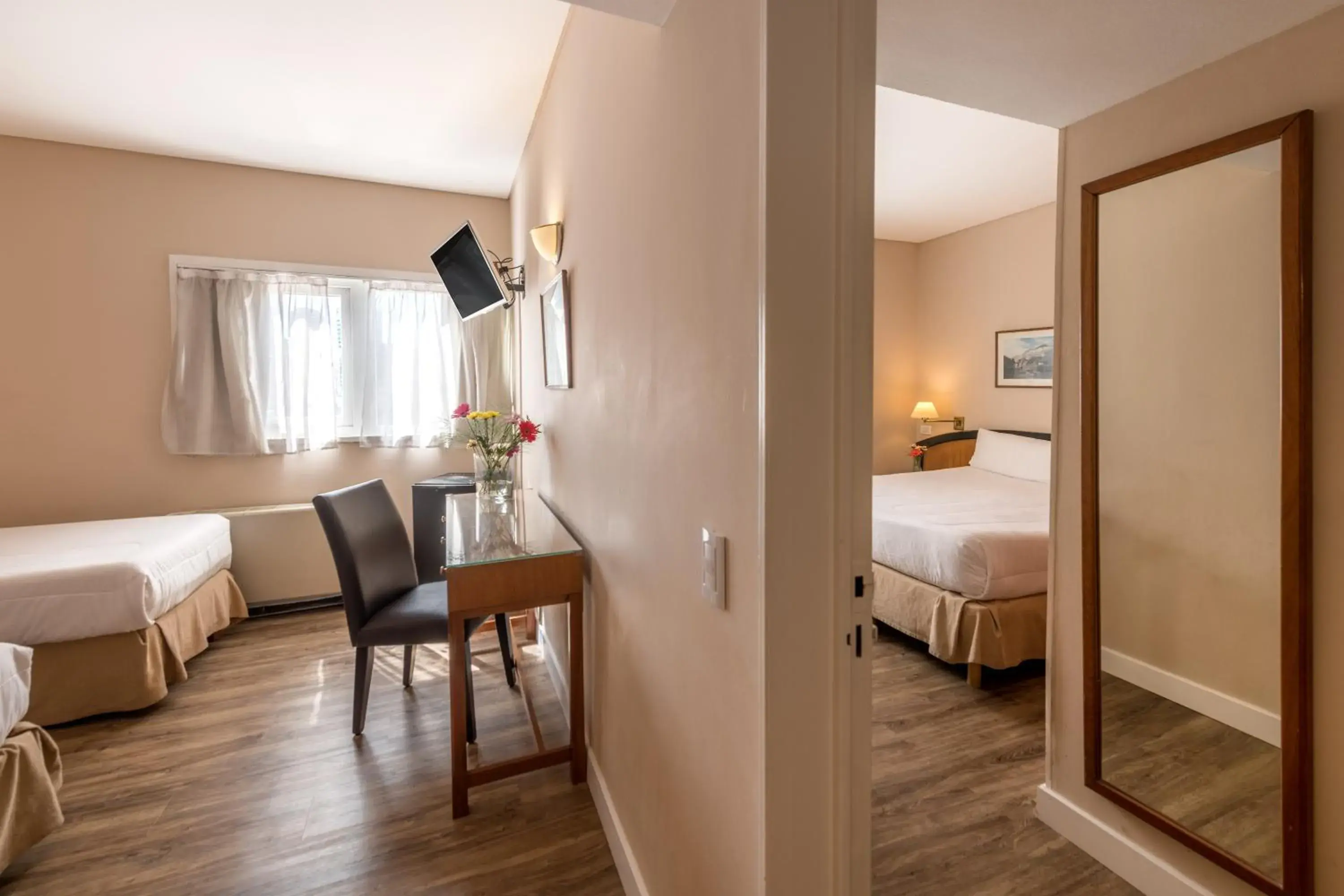 Toilet, Bed in Exe Hotel Colón Toilet, Bed in Exe Hotel Colón