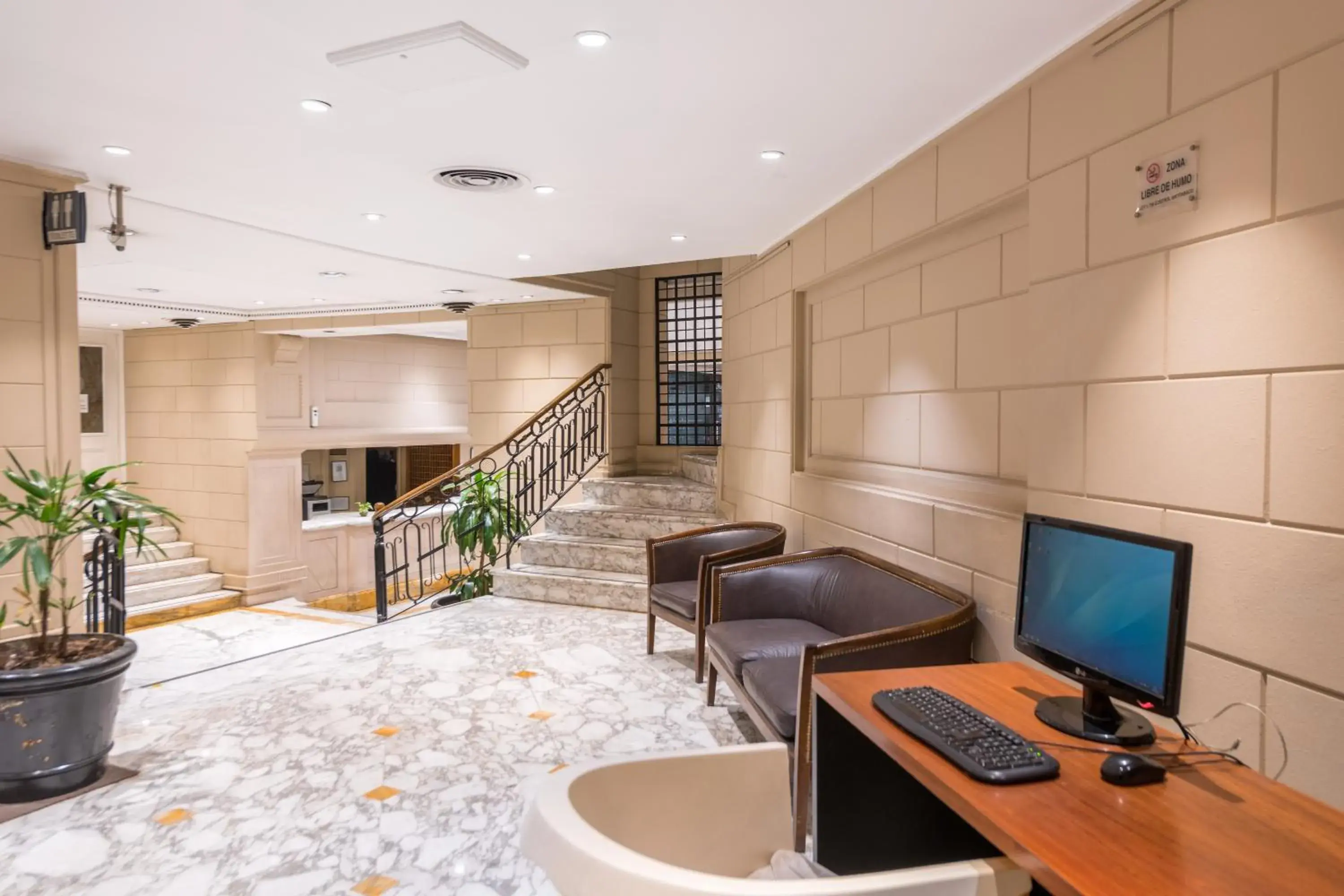 Lobby or reception in Exe Hotel Colón Lobby or reception in Exe Hotel Colón