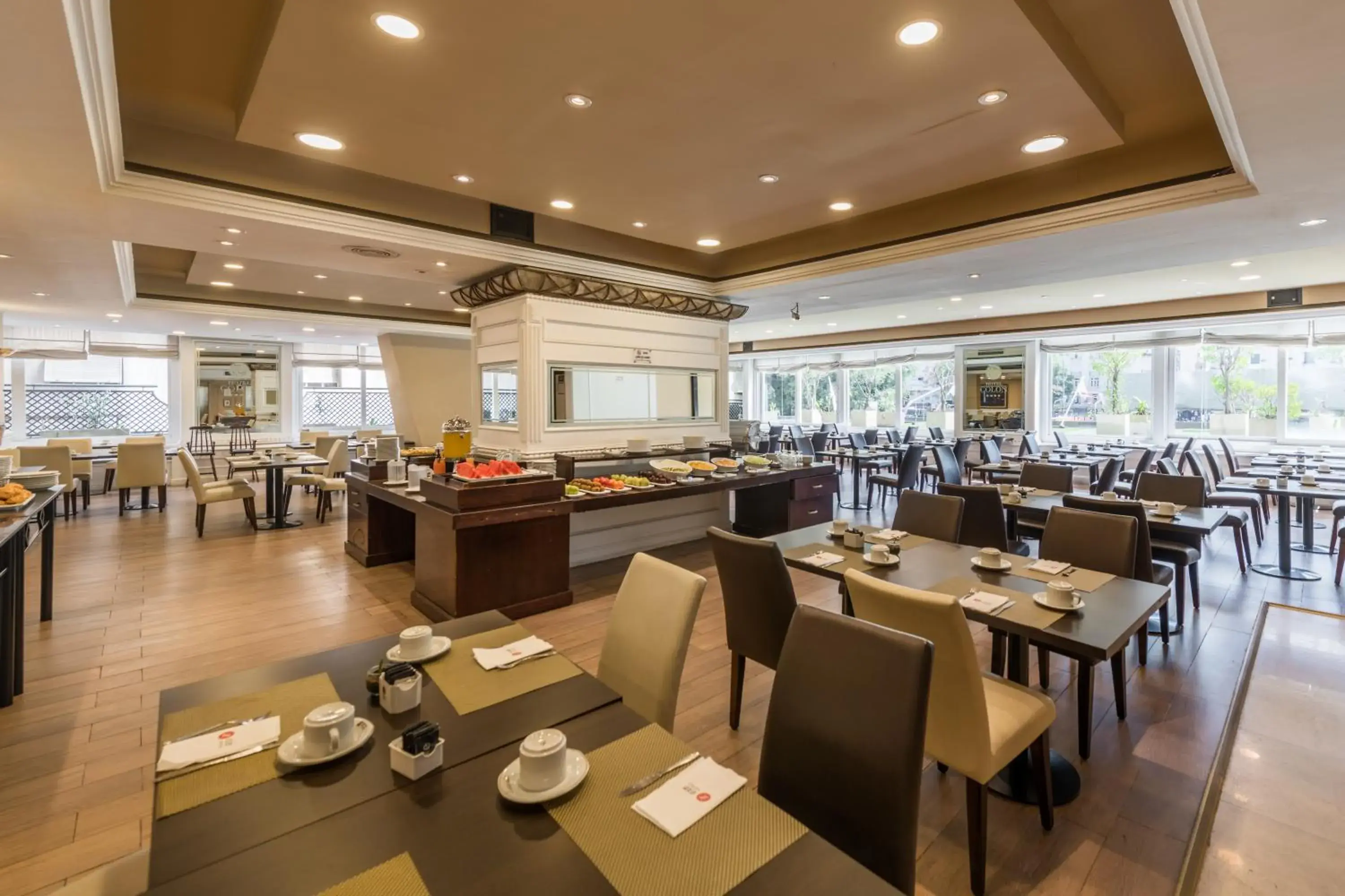 Restaurant/places to eat in Exe Hotel Colón Restaurant/places to eat in Exe Hotel Colón