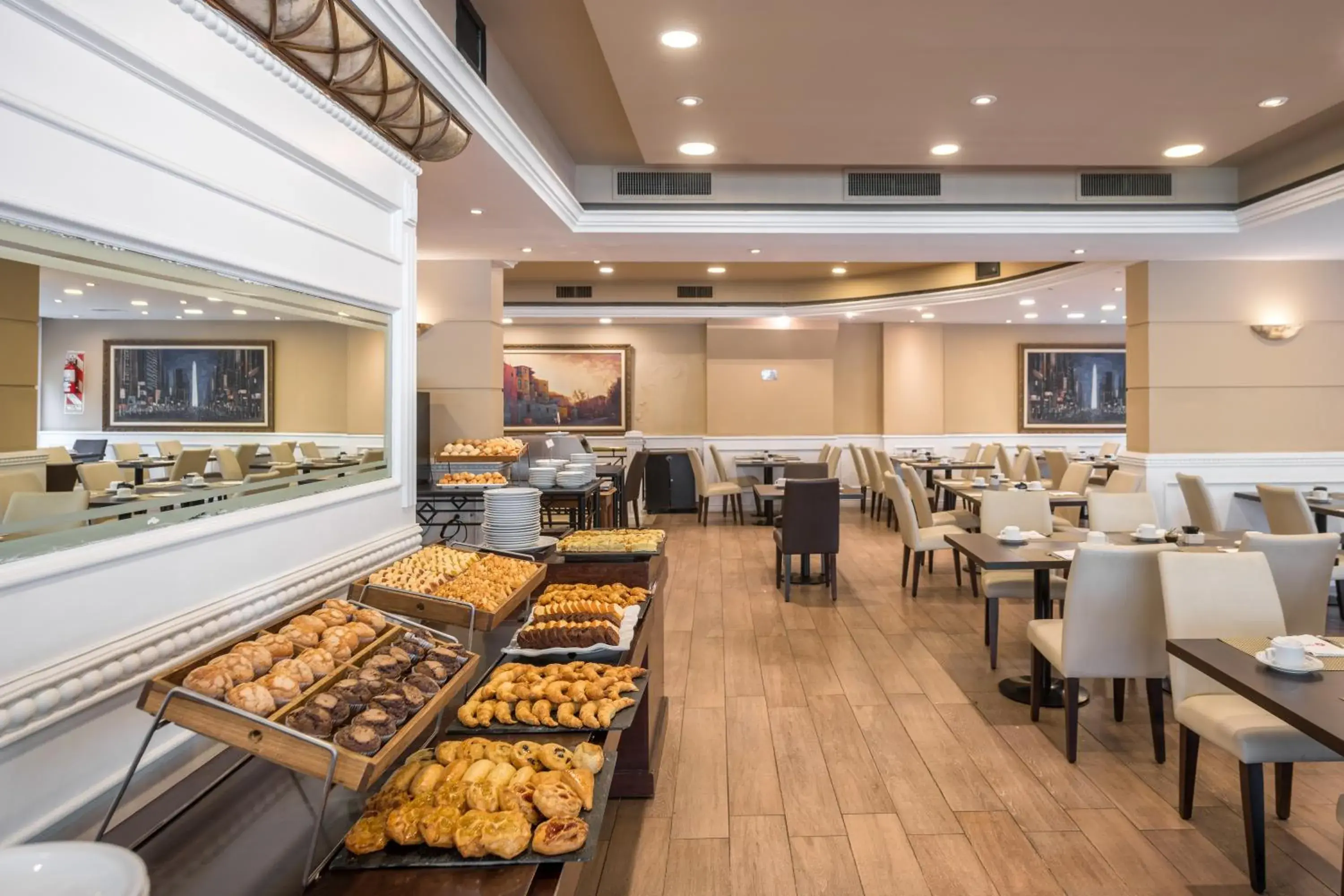 Restaurant/places to eat in Exe Hotel Colón Restaurant/places to eat in Exe Hotel Colón