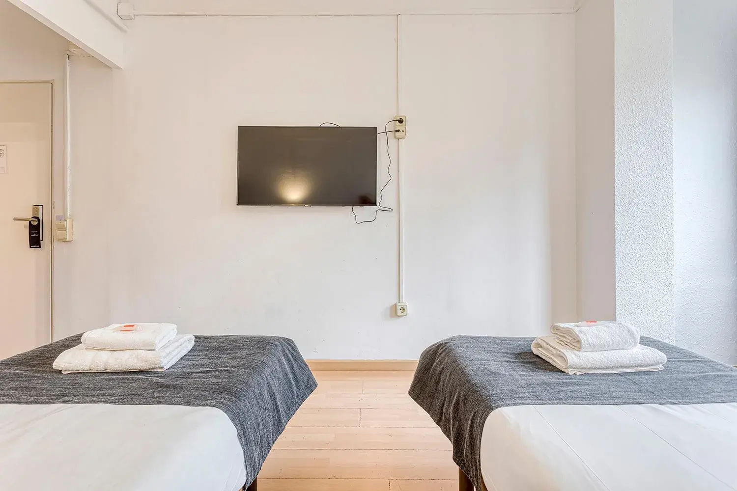 Twin Room with View in HOSTAL BEDMATES Twin Room with View in HOSTAL BEDMATES