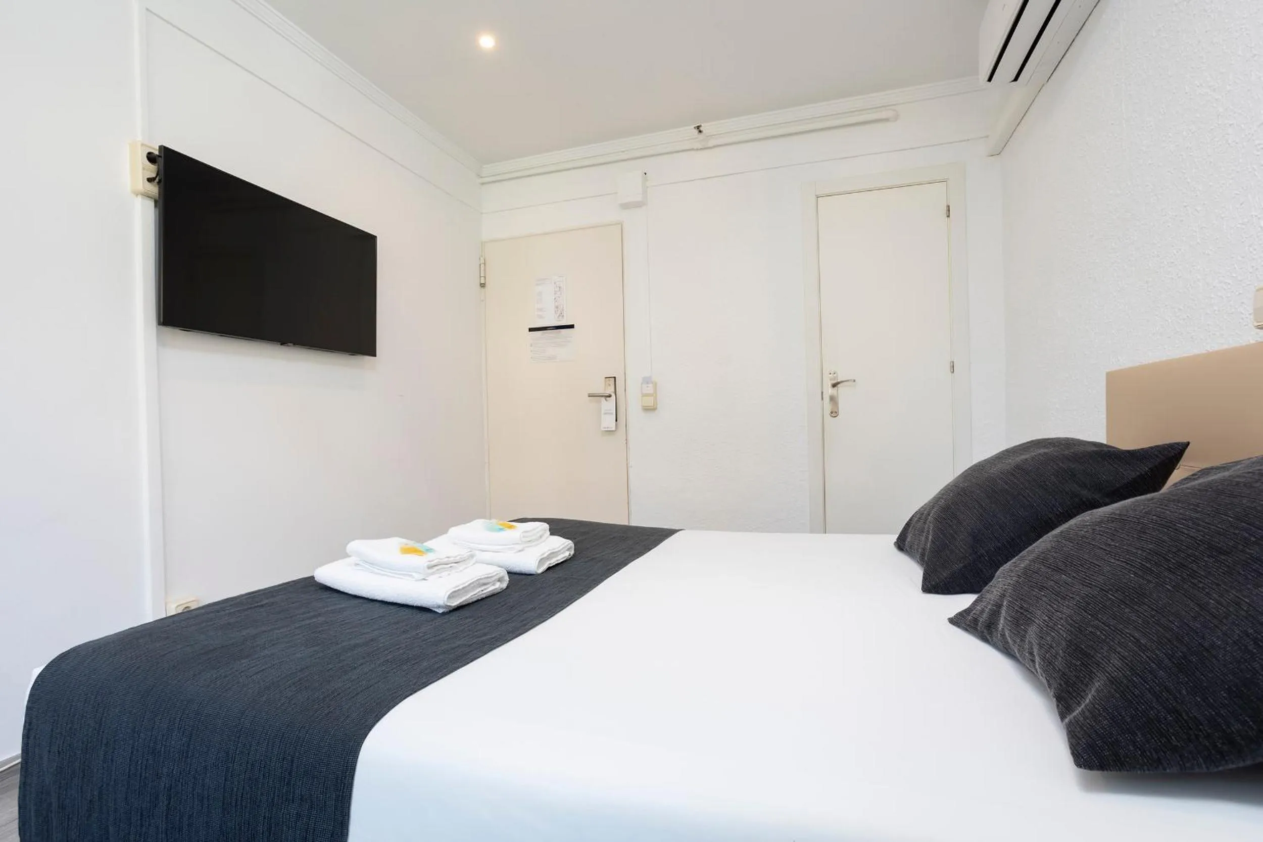 Bed in HOSTAL BEDMATES