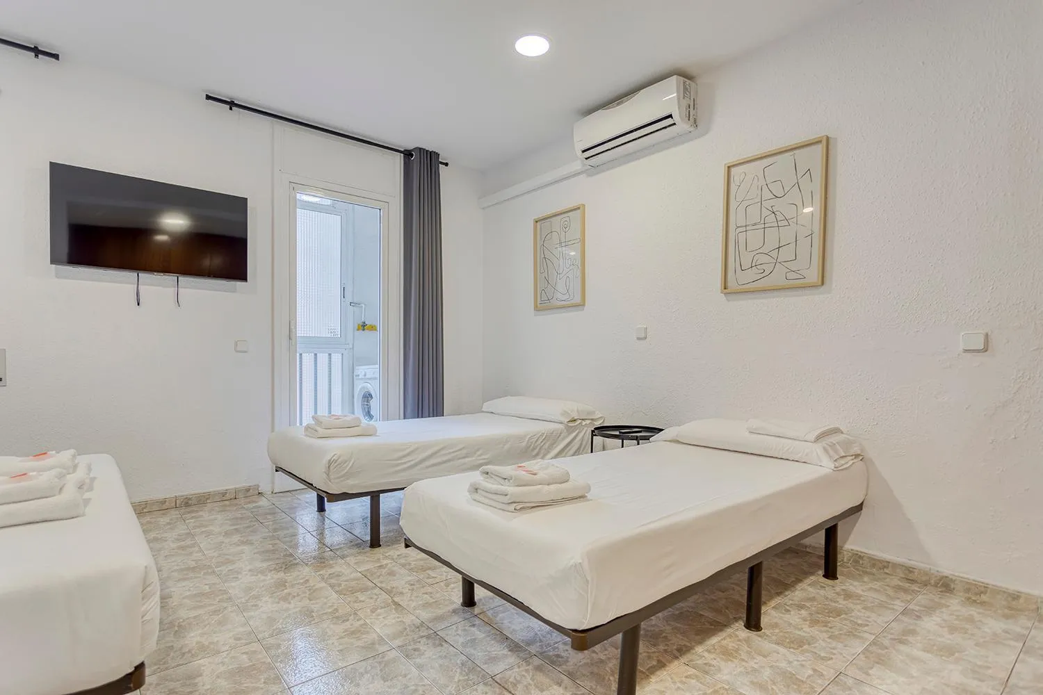 Bed in HOSTAL BEDMATES