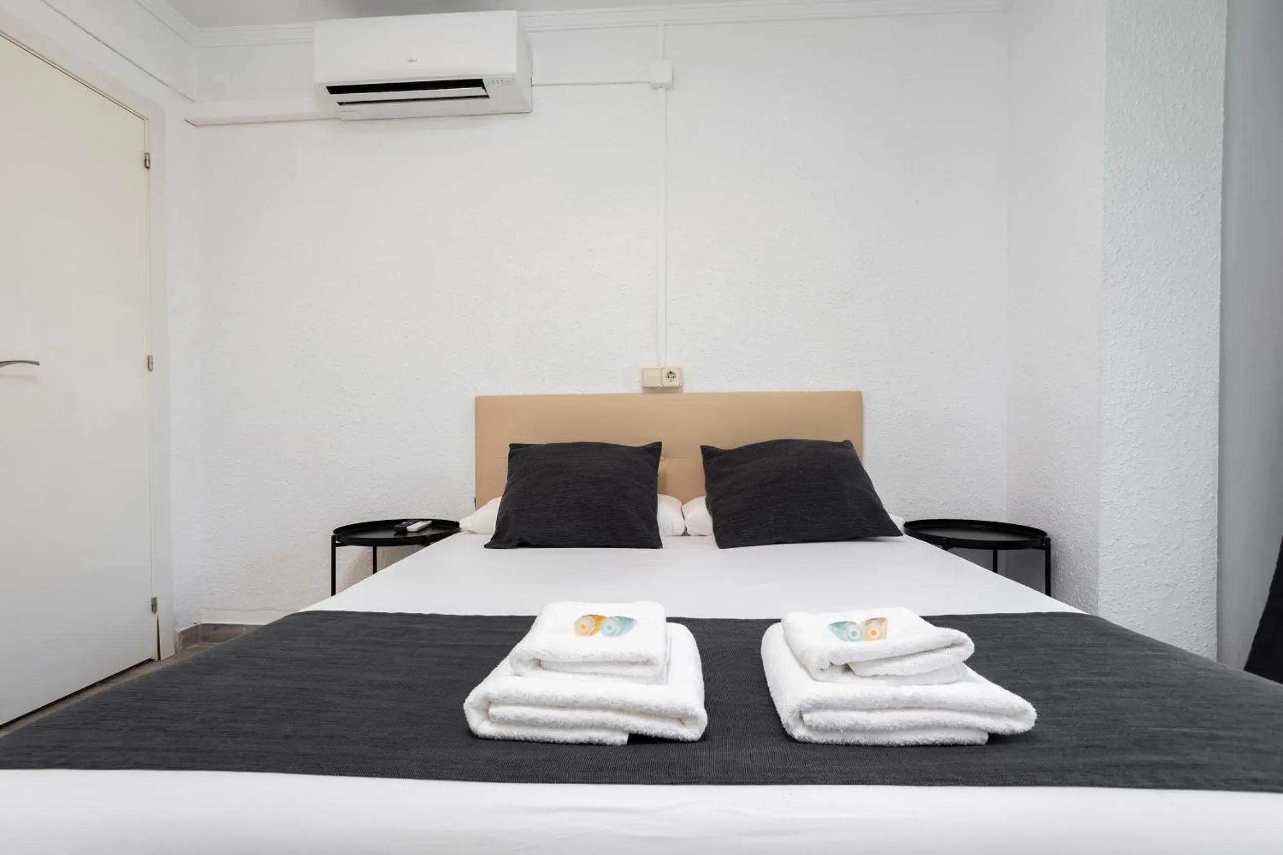 Double Room with View in HOSTAL BEDMATES Double Room with View in HOSTAL BEDMATES