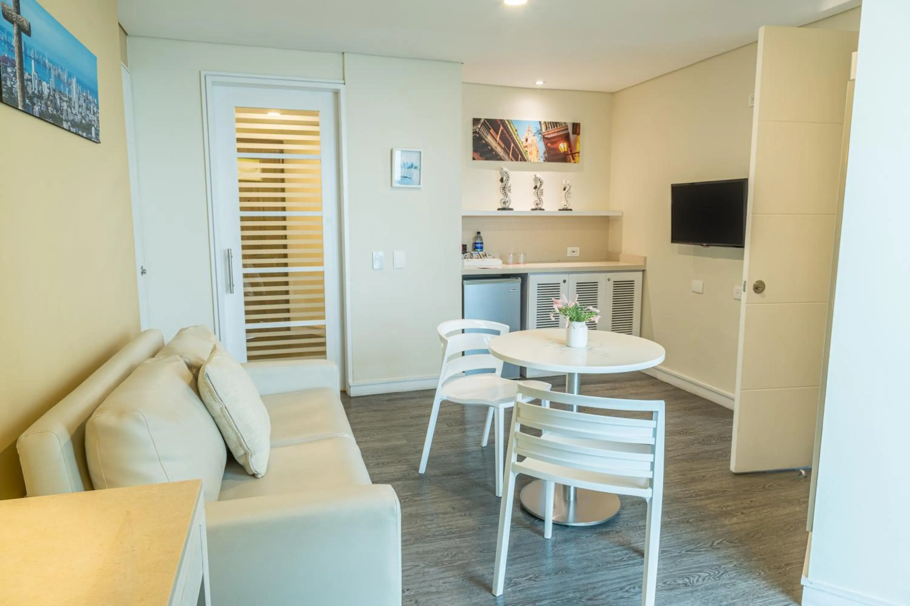 TV and multimedia in GHL Corales de Indias