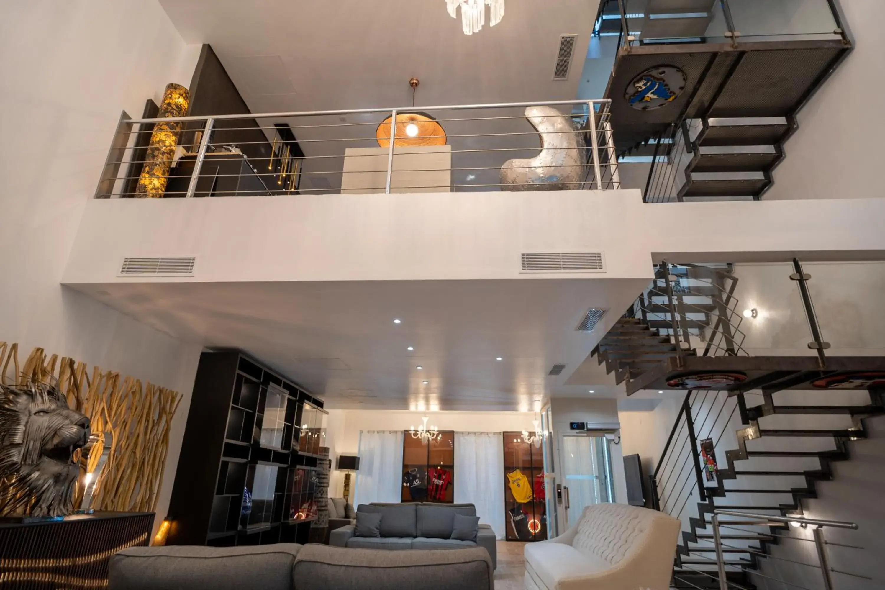 Venue C - Luxurious & Spacious - Mansion - Elevator - Patio Venue C - Luxurious & Spacious - Mansion - Elevator - Patio