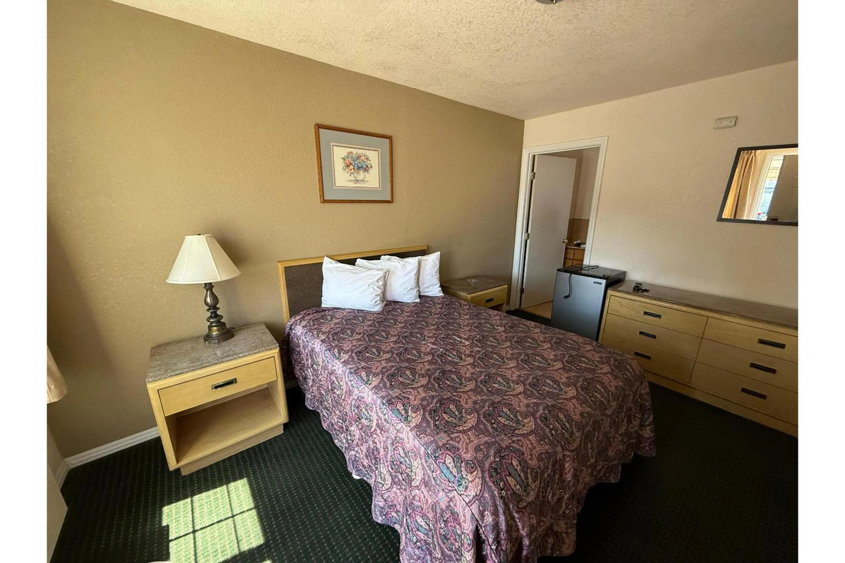 Bedroom, Bed in Discovery Inn Vallejo I 80 Near Napa CA