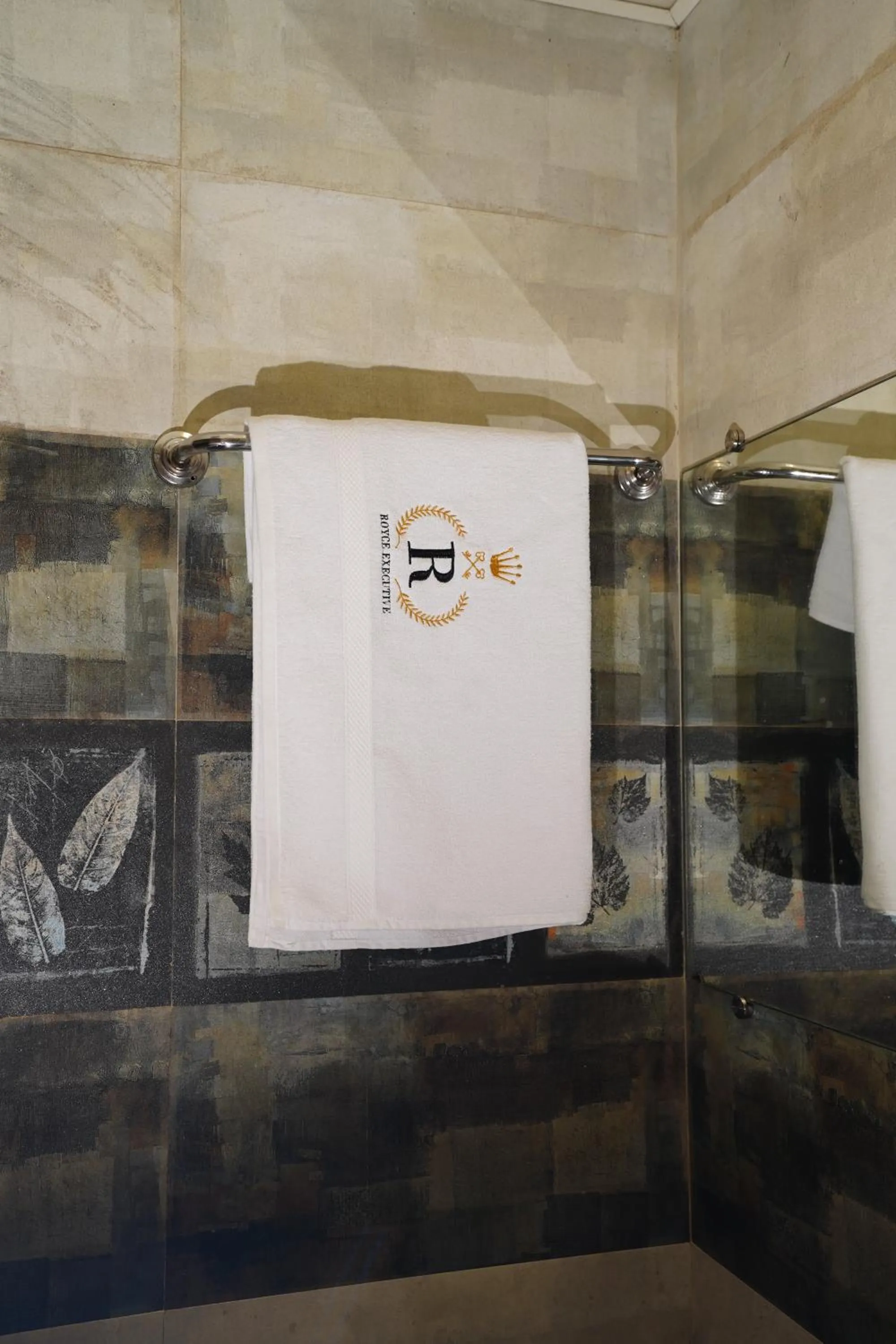 Bathroom in Hotel Royce Executive Near US Consulate, Bandra Kurla Complex