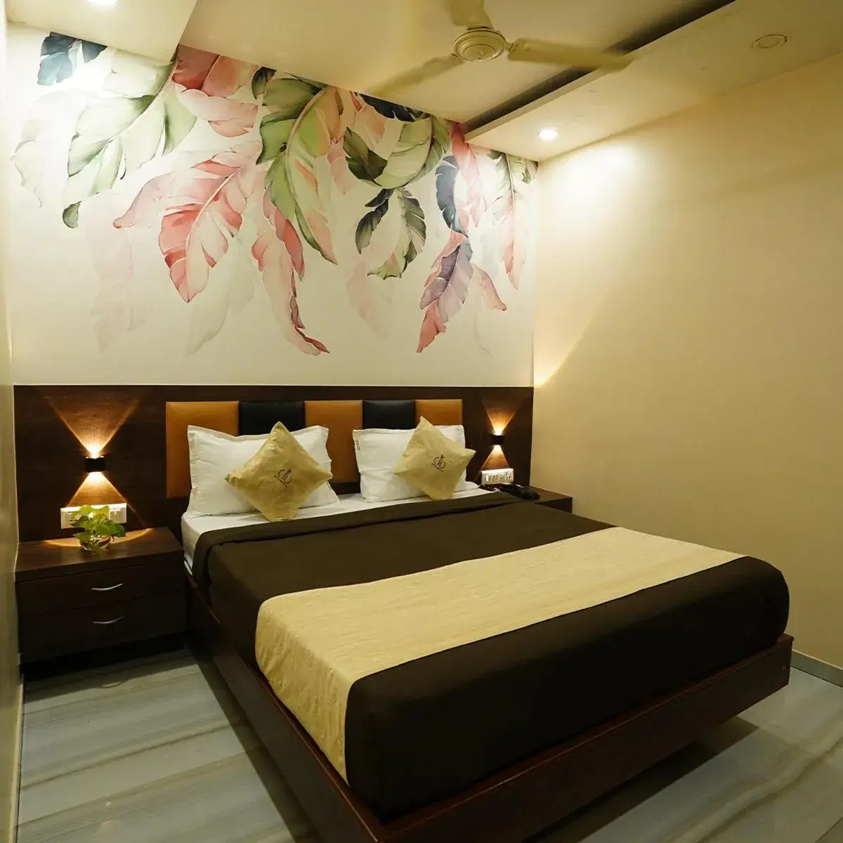 Photo of the whole room, Bed in Hotel Royce Executive Near US Consulate, Bandra Kurla Complex Photo of the whole room, Bed in Hotel Royce Executive Near US Consulate, Bandra Kurla Complex