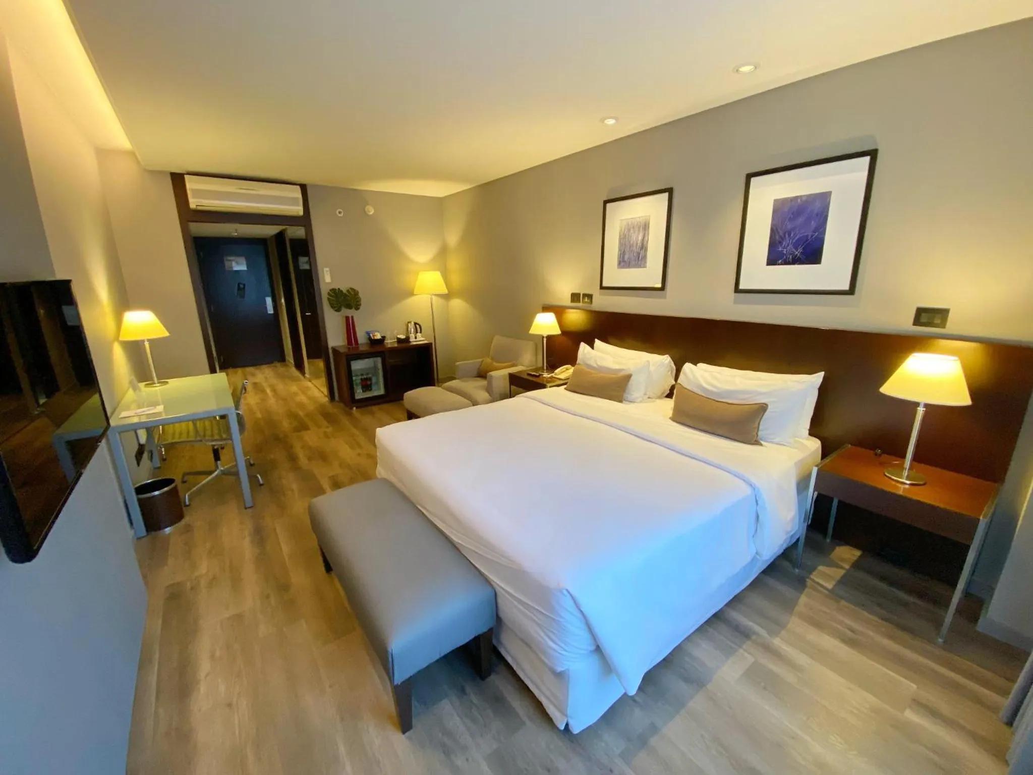 Communal lounge/ TV room, Bed in 474 Buenos Aires Hotel