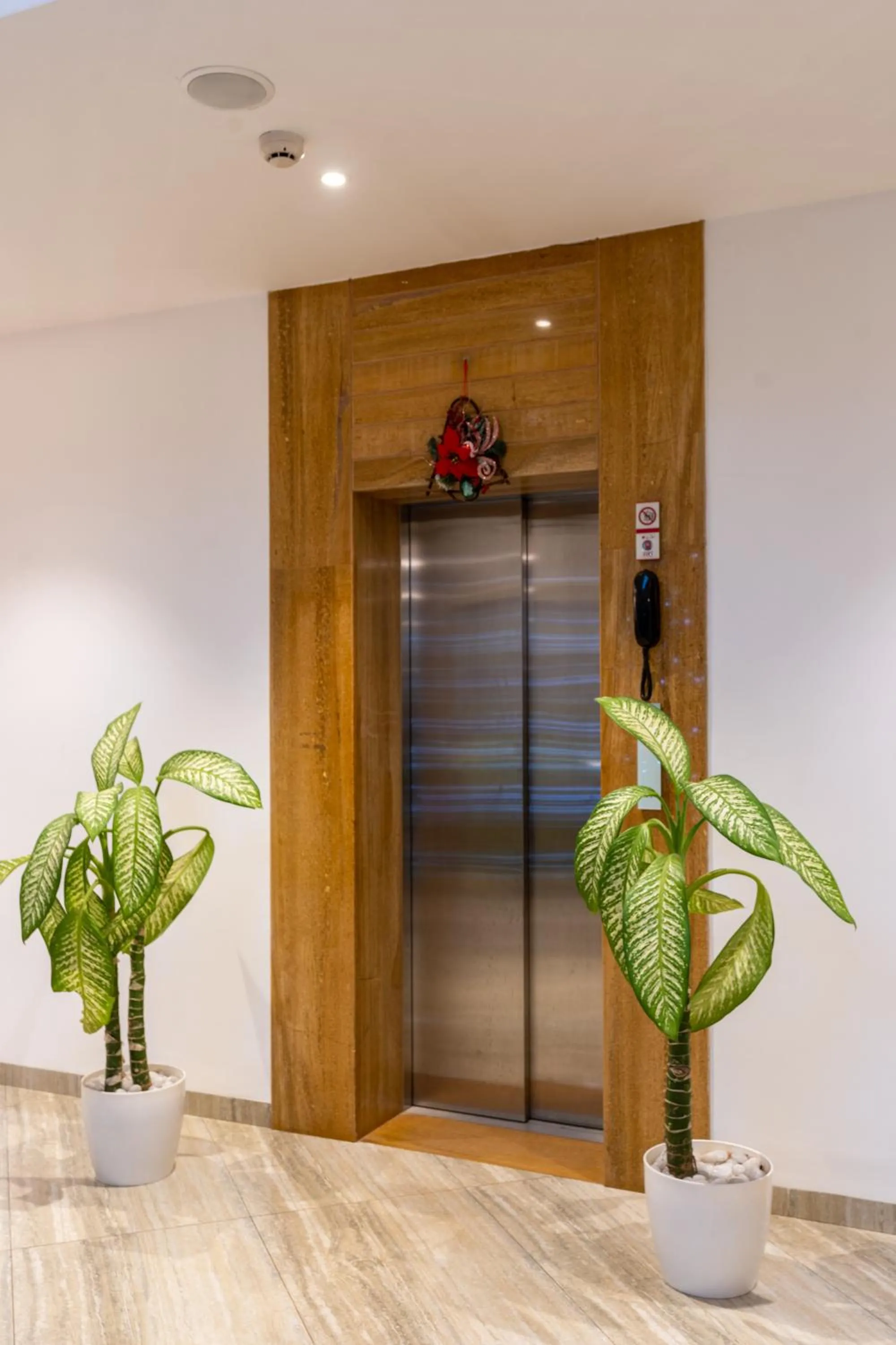 elevator in Alvorada Resort-3 Star Resort In Baga