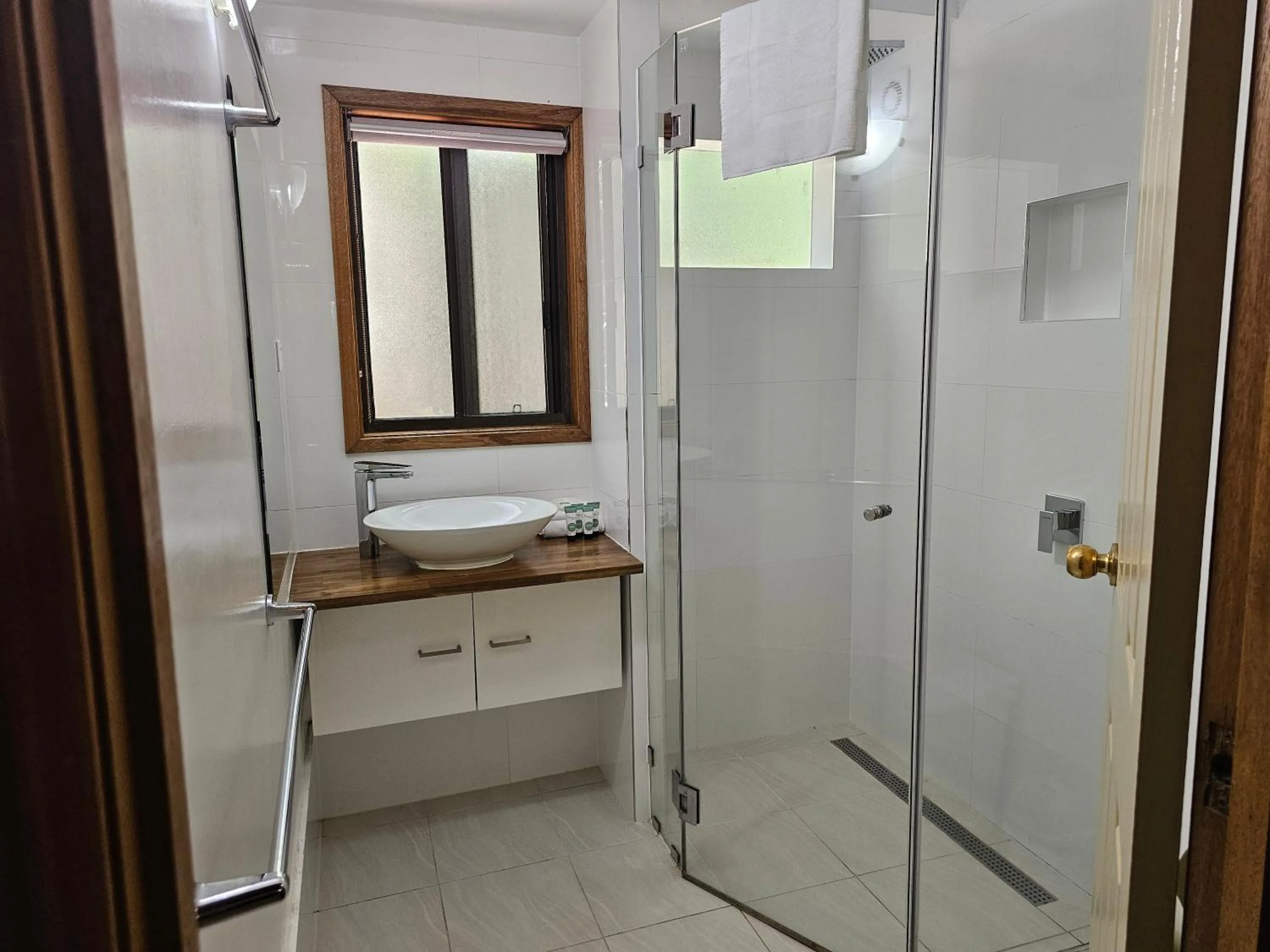 Bathroom in Wanderers Retreat