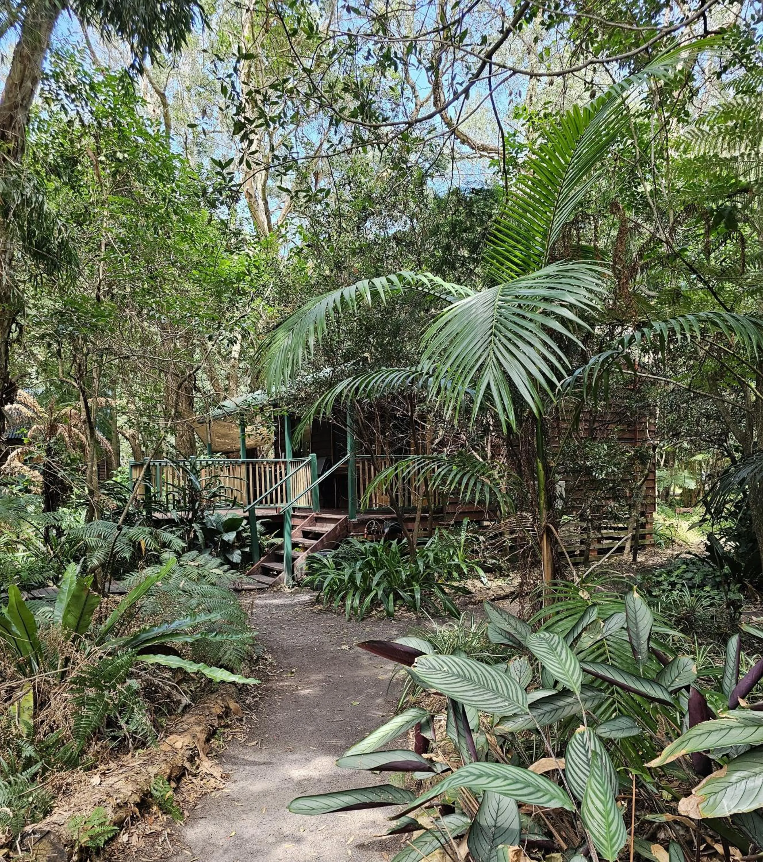 Two-Bedroom Cottage with Hot Tub in Wanderers Retreat