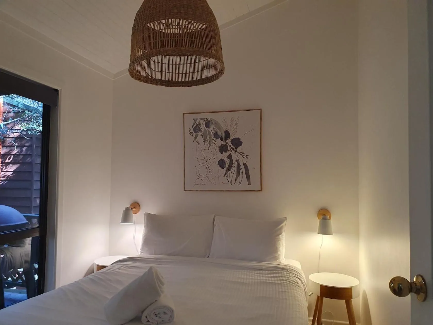 Bedroom, Bed in Wanderers Retreat