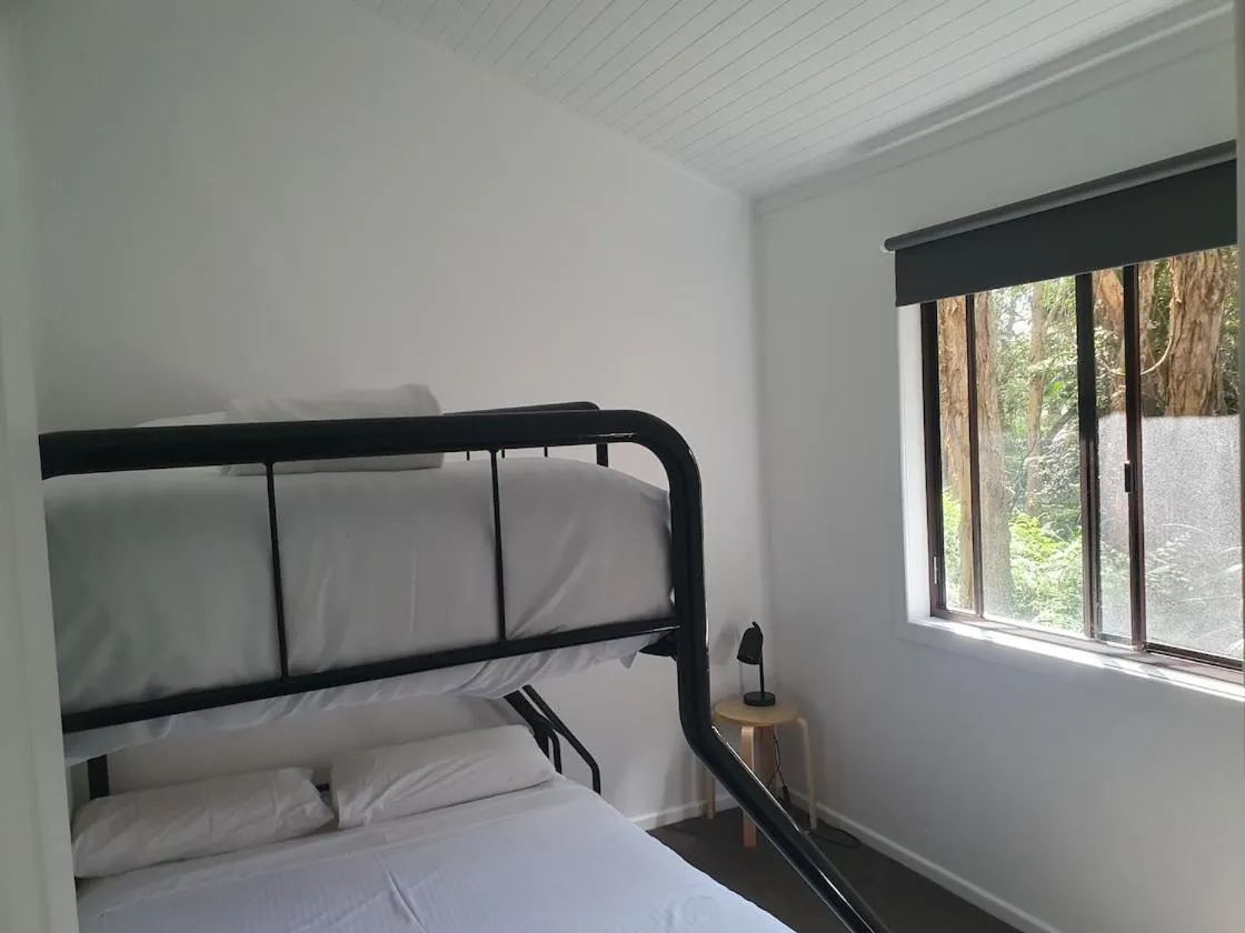 Bedroom, Bed in Wanderers Retreat