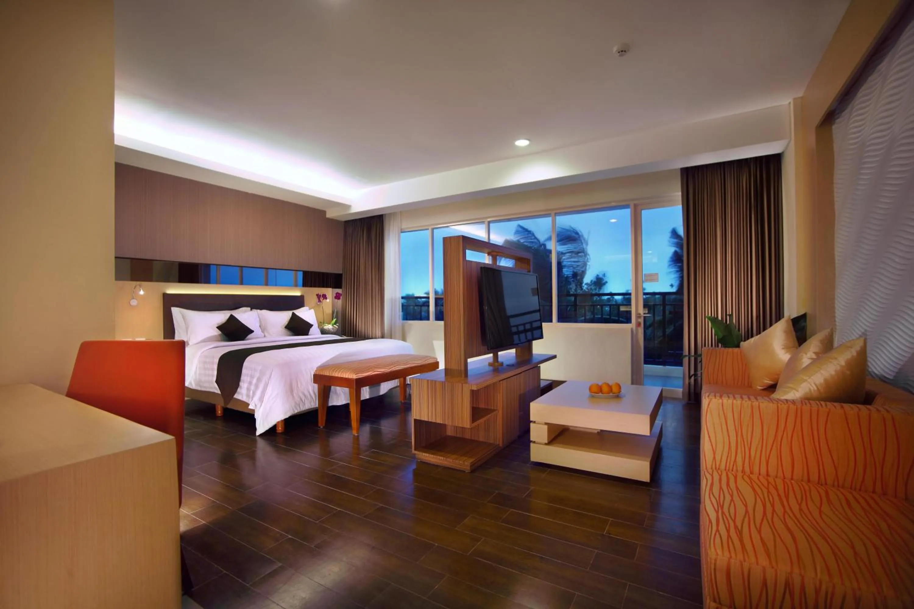 Photo of the whole room, Bed in BW Suite Belitung