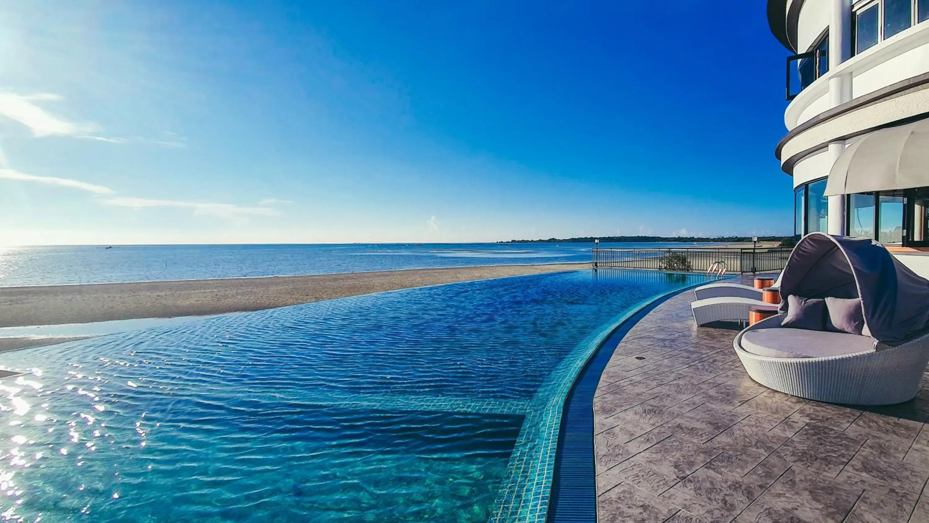 Swimming pool in BW Suite Belitung Swimming pool in BW Suite Belitung