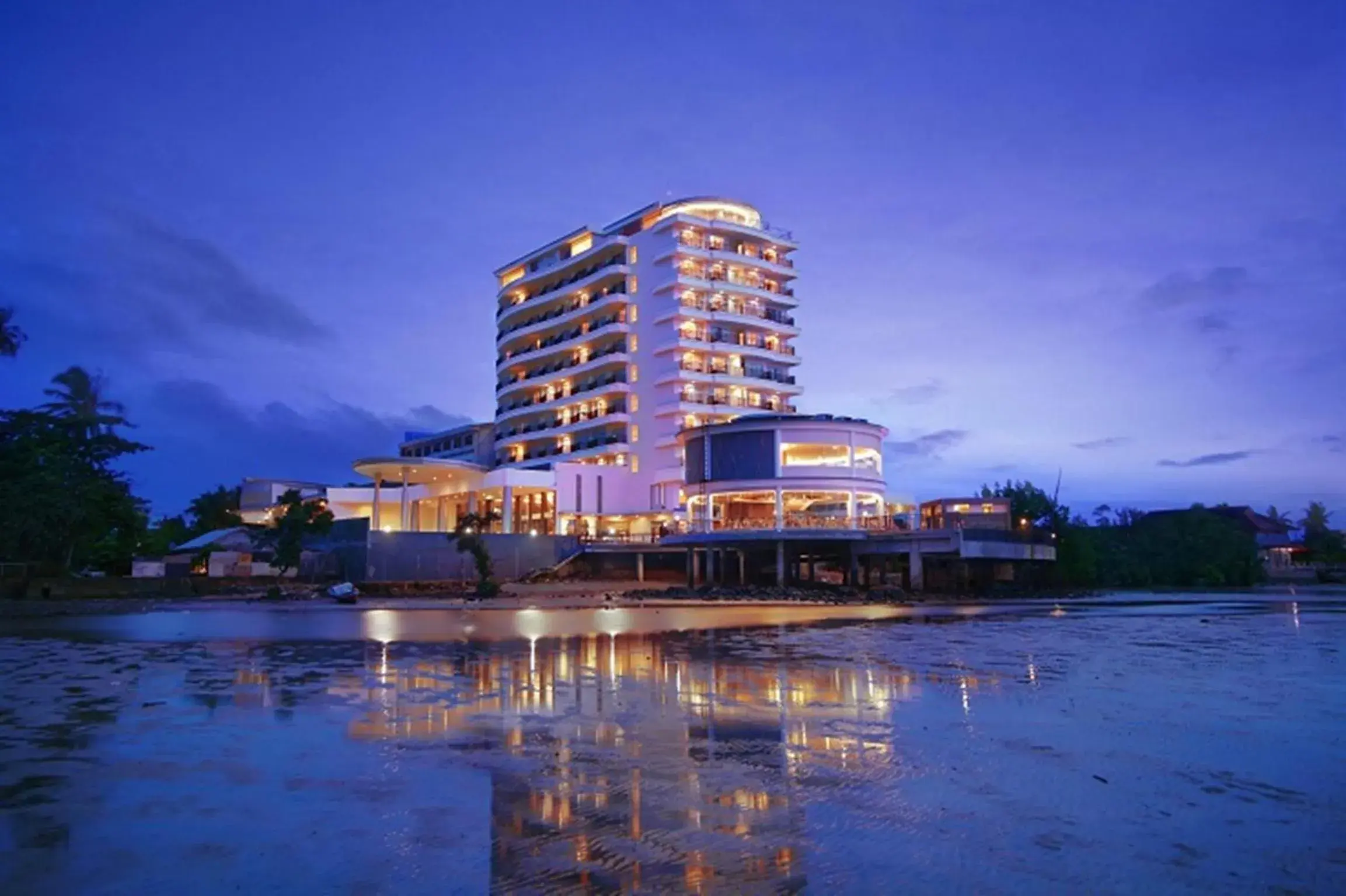 Facade/entrance in BW Suite Belitung Facade/entrance in BW Suite Belitung